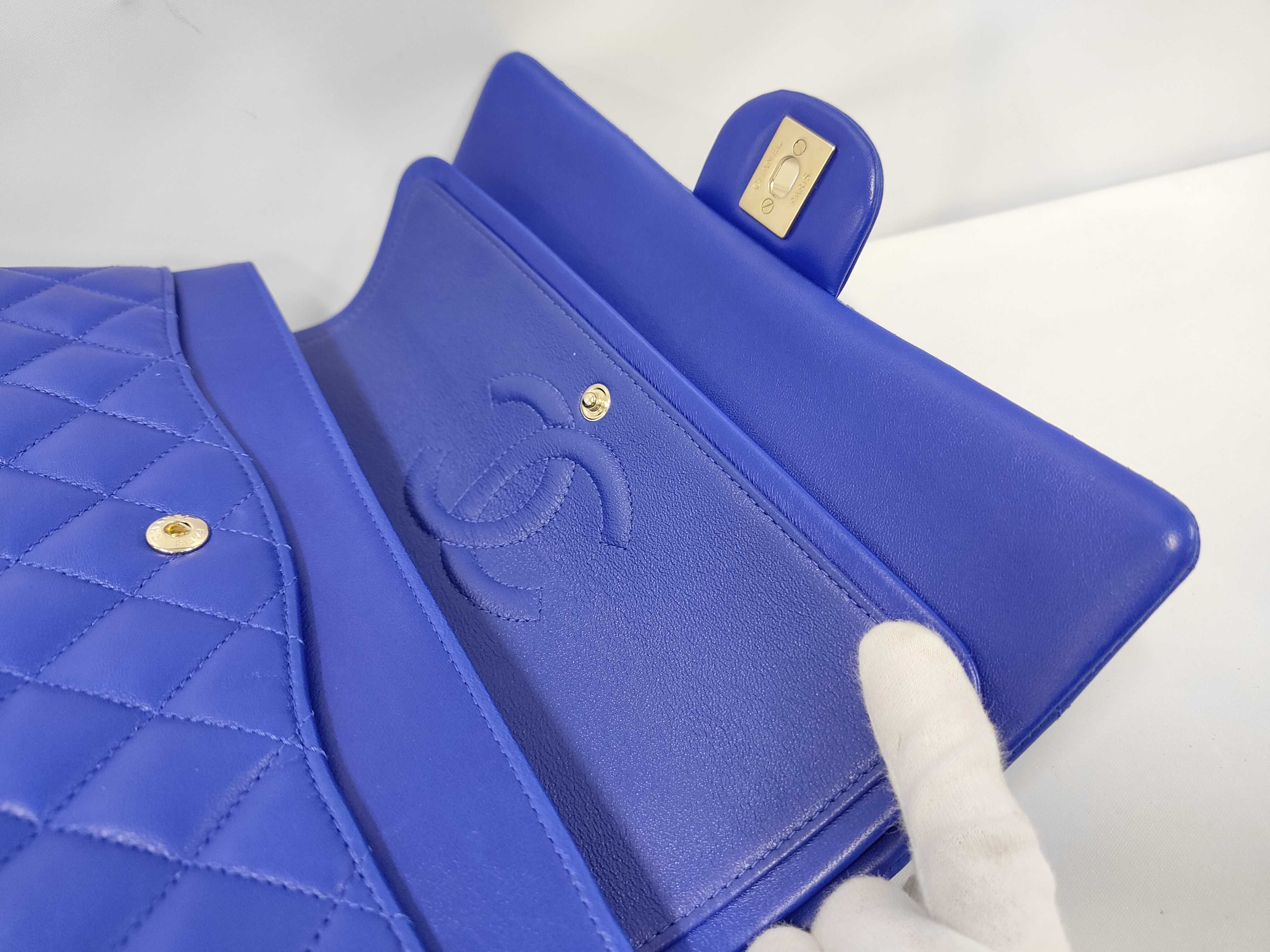 W-Flap 25 Chain Shoulder Bag, Matelassé Lambskin, Navy GP Shoulder Bag — view 6
