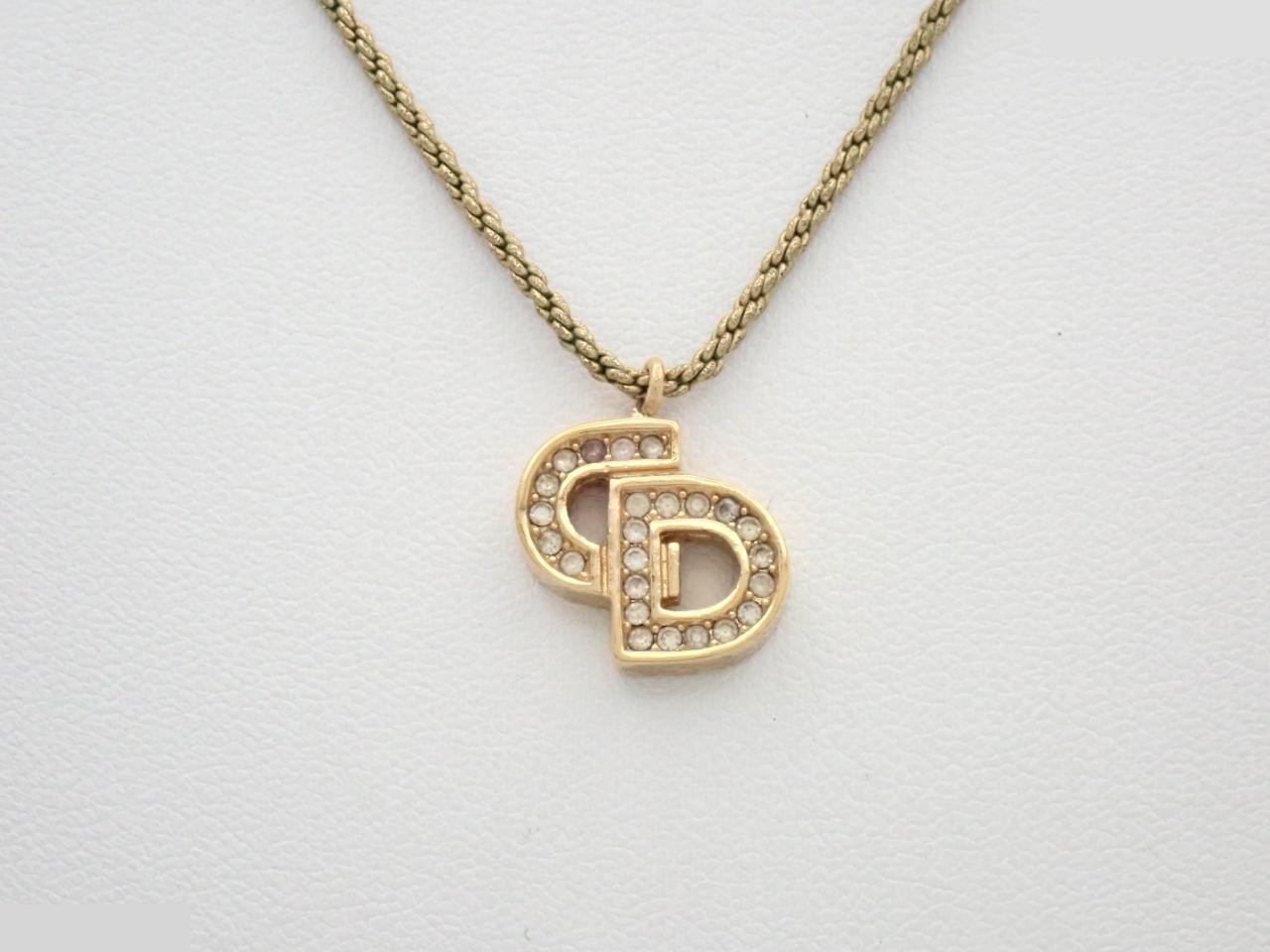 Other lines: Precious metals, necklaces, pendants, chain approximately 43cm