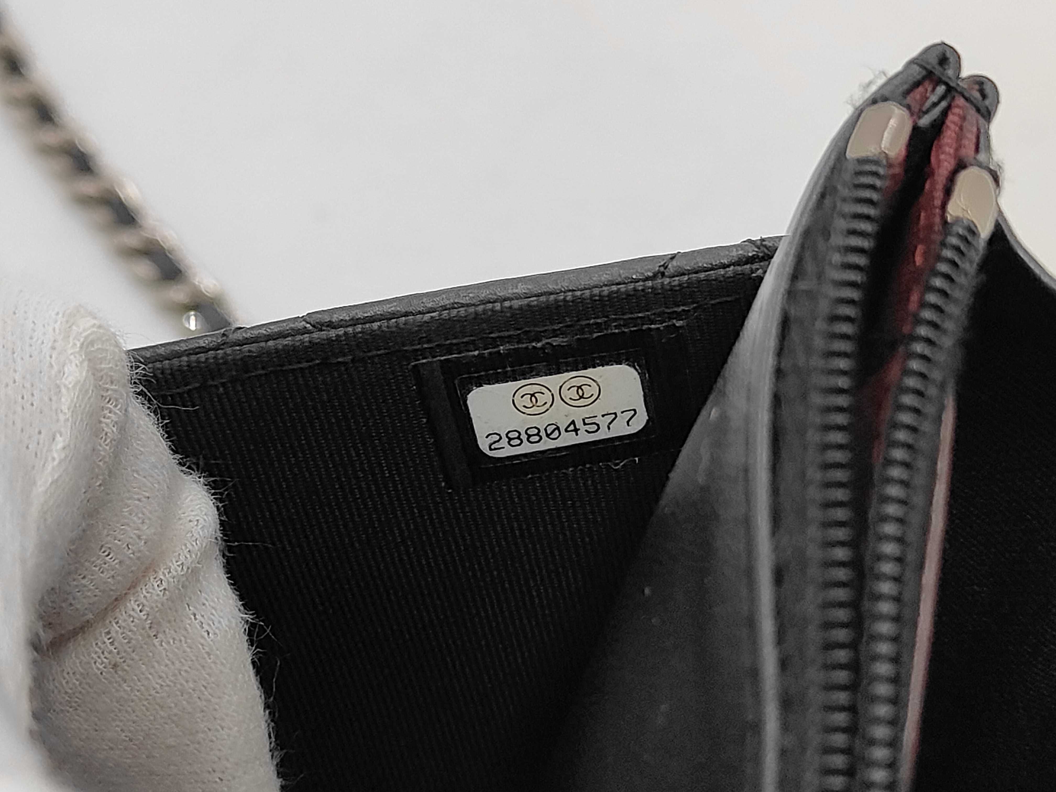 Matelassé Chain Wallet Shoulder Bag (Serial Number 28) — view 12