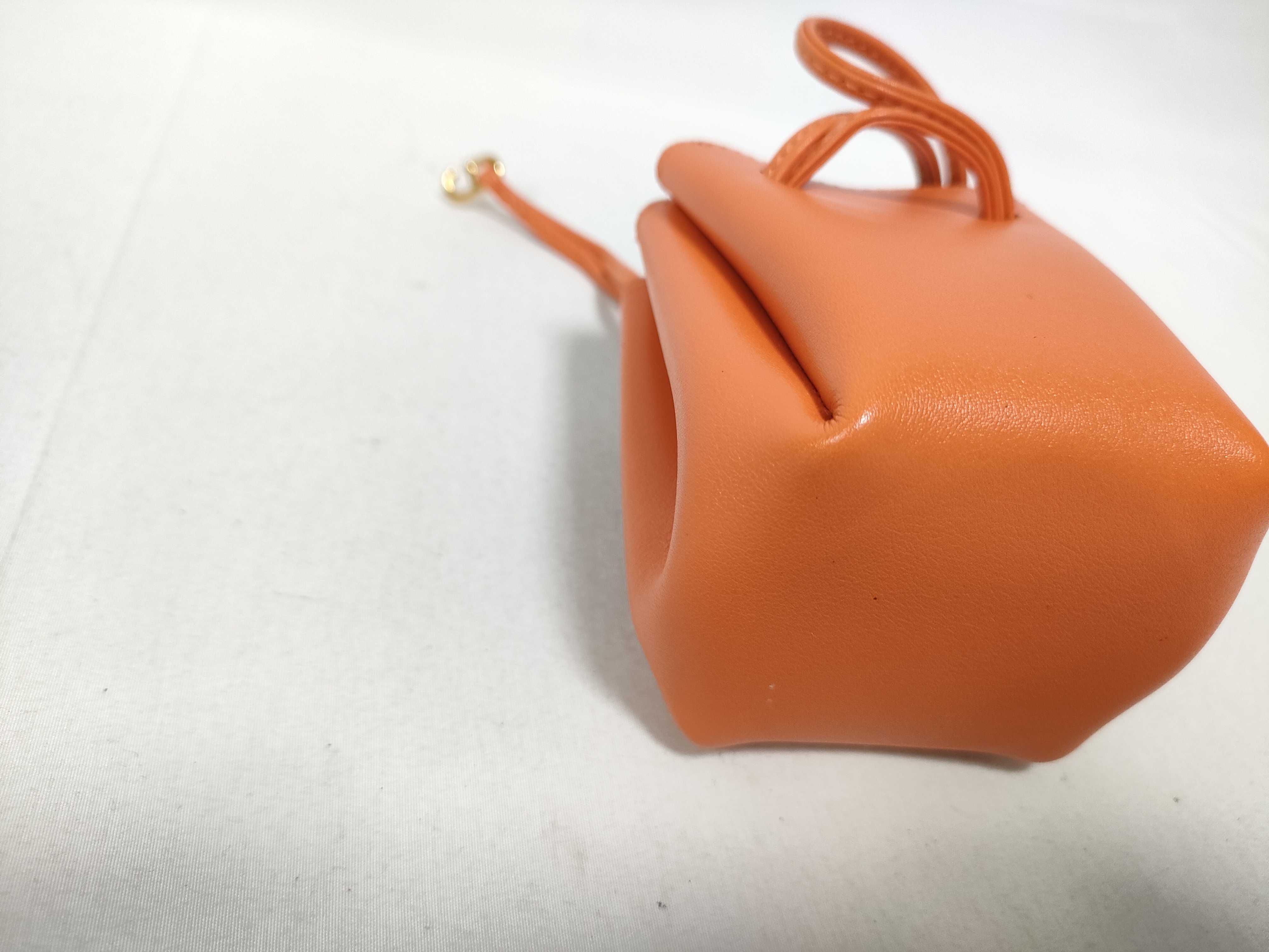 charms and other accessories — view 7