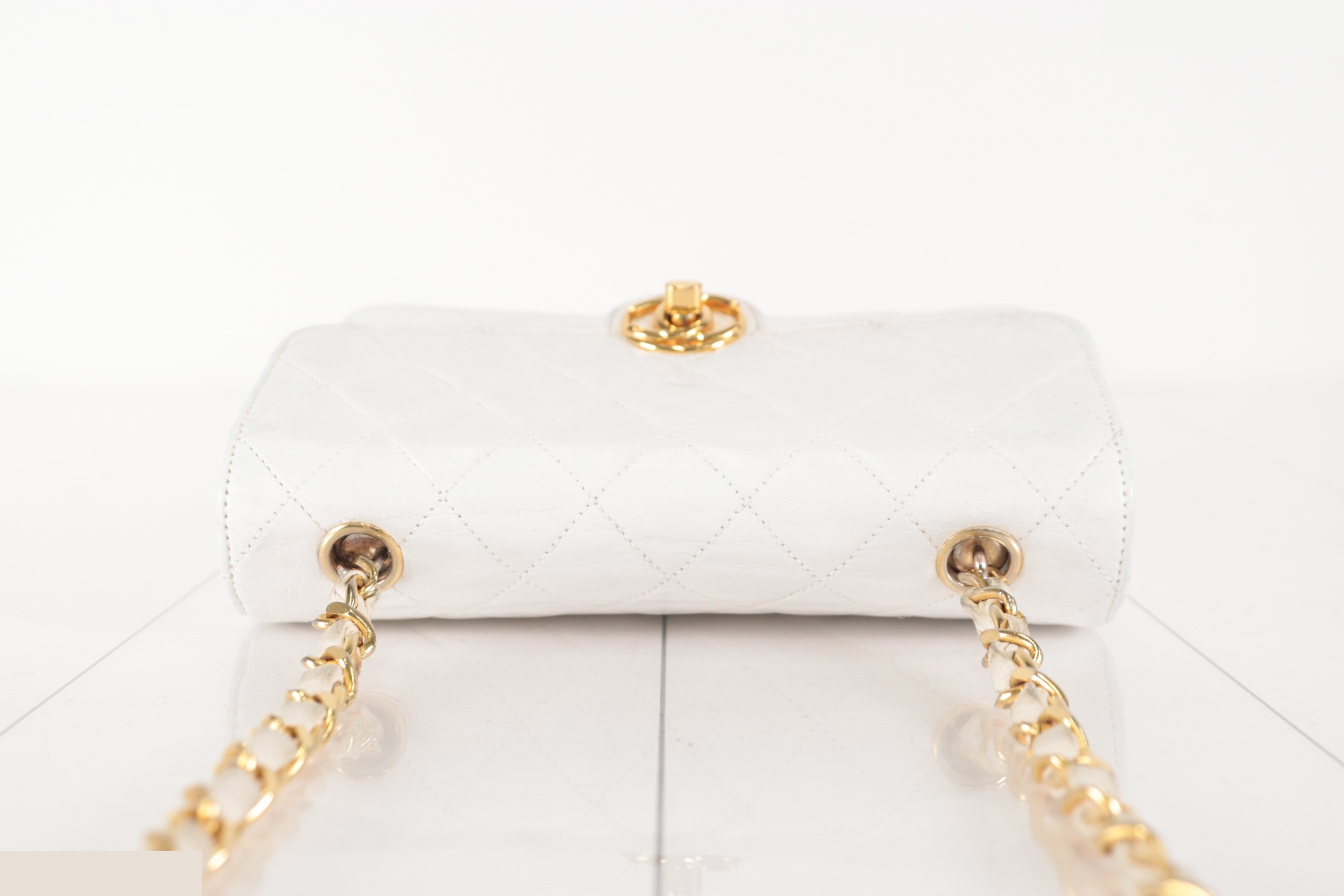 Circle Coco Lamb Mini Chain Shoulder Bag, White, Series 0 — view 5