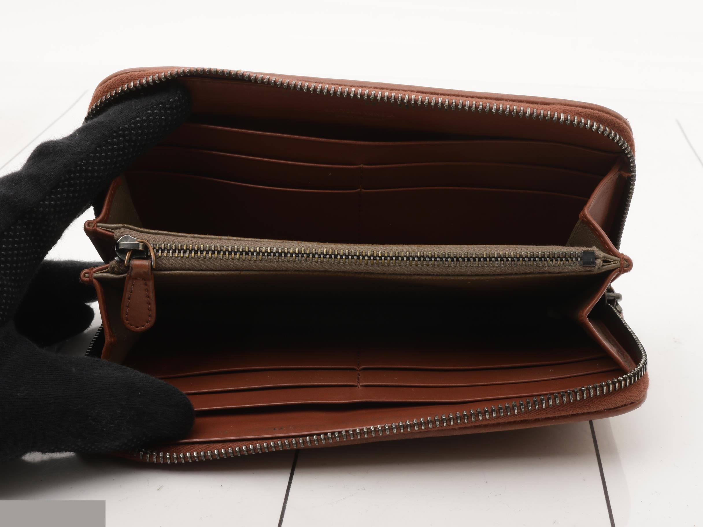 Intrecciato (bags) and wallets — view 4