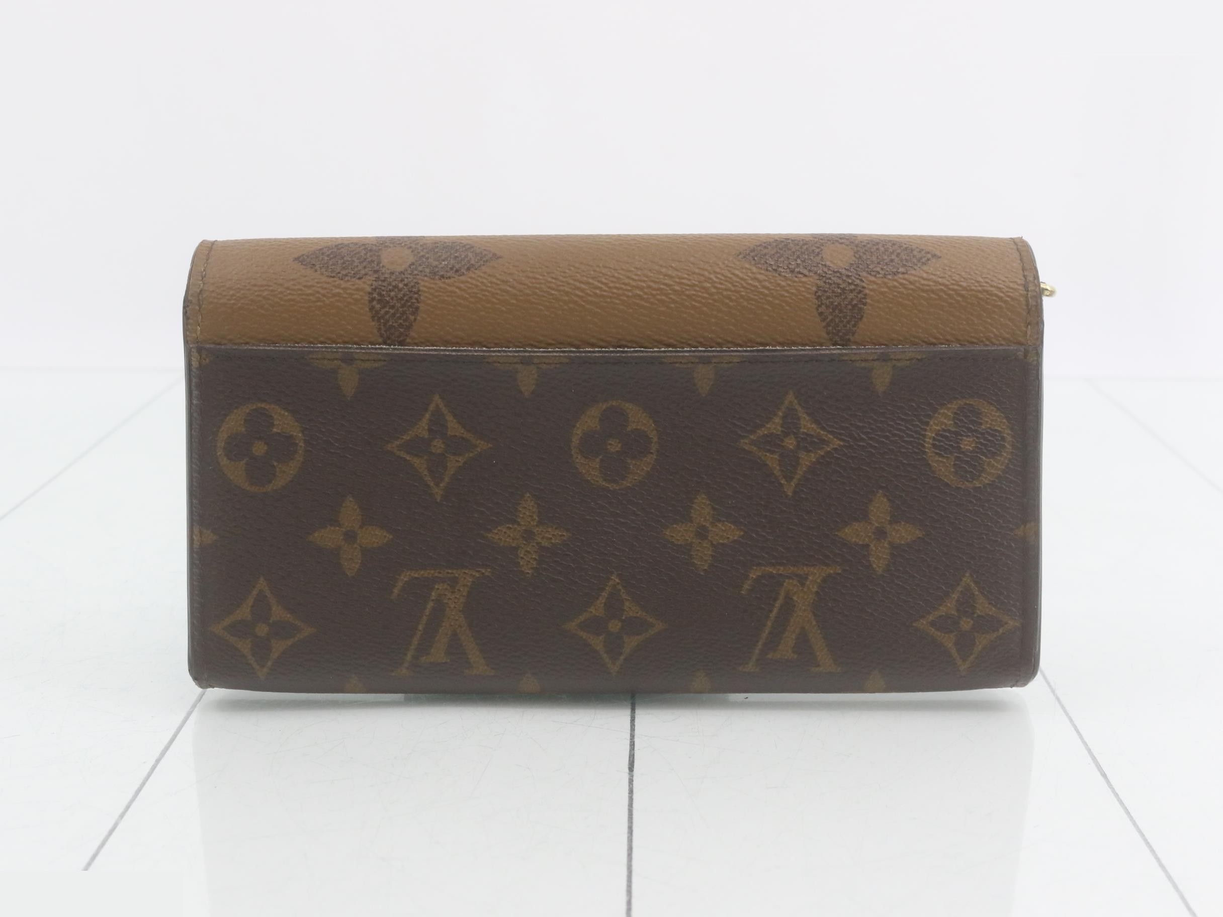 Monogram Giant Reverse Portefeuille Sarah — view 2