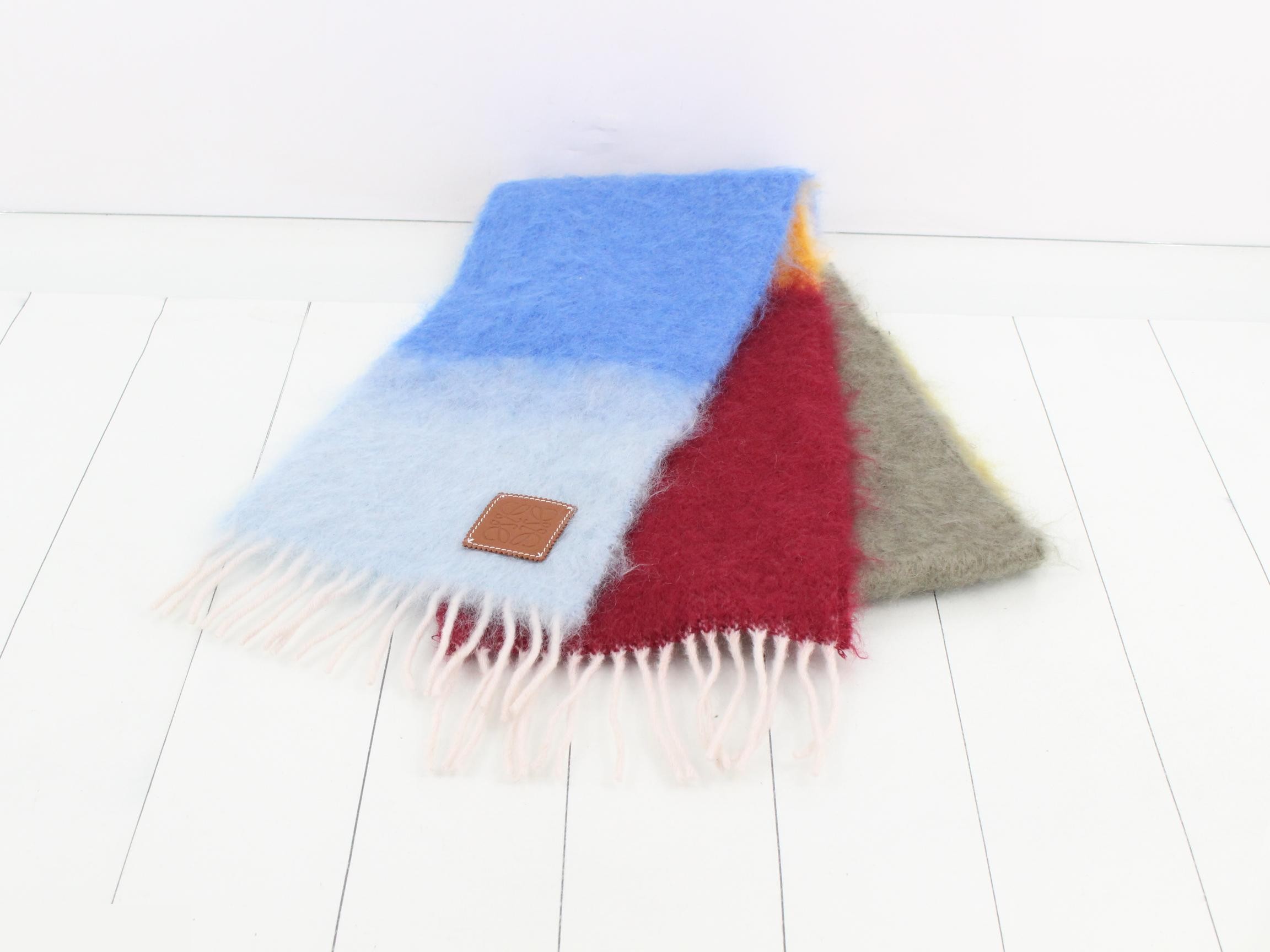 muffler — view 2
