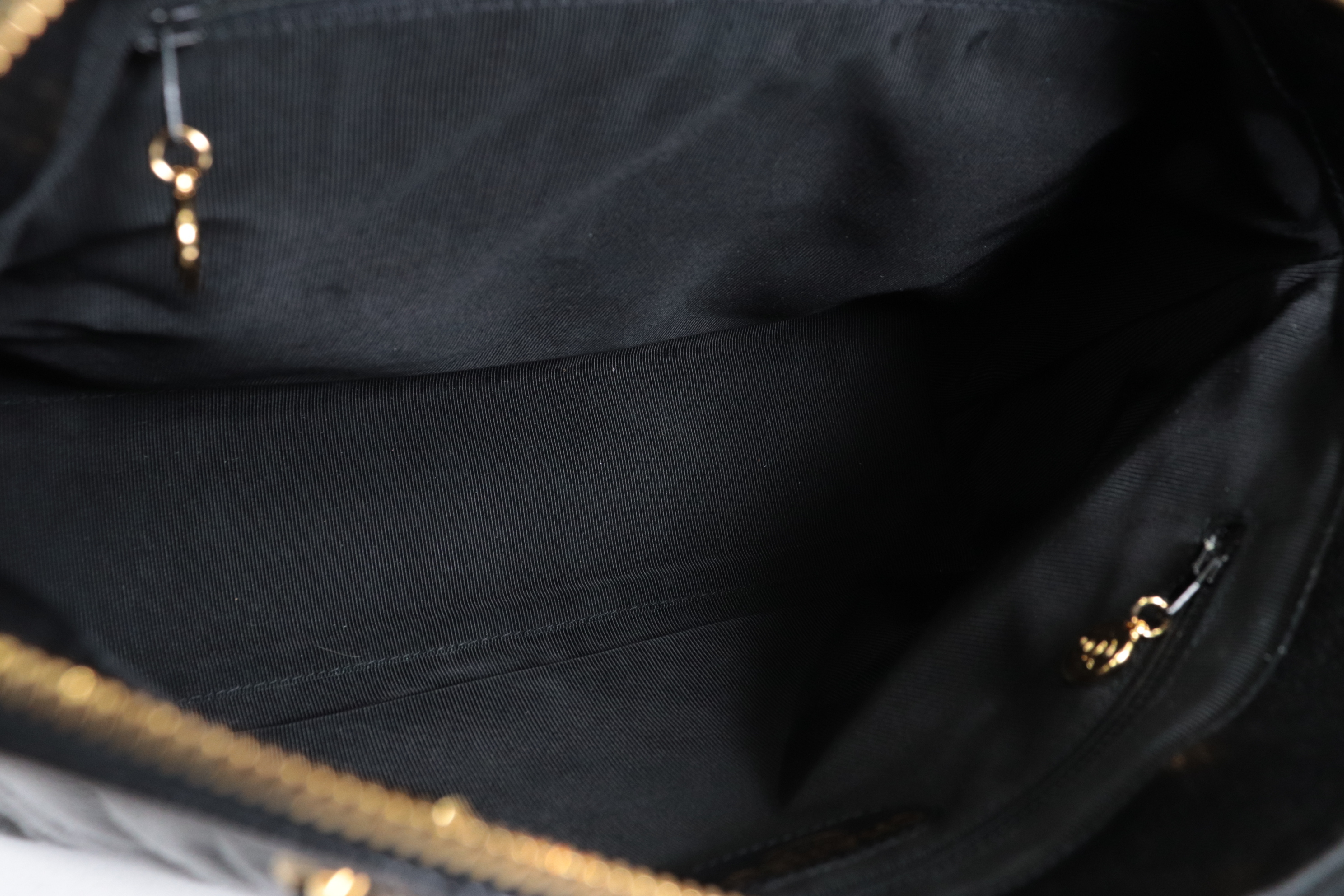 Matelassé Caviar Turnlock Chain Tote (Series 3) — view 9