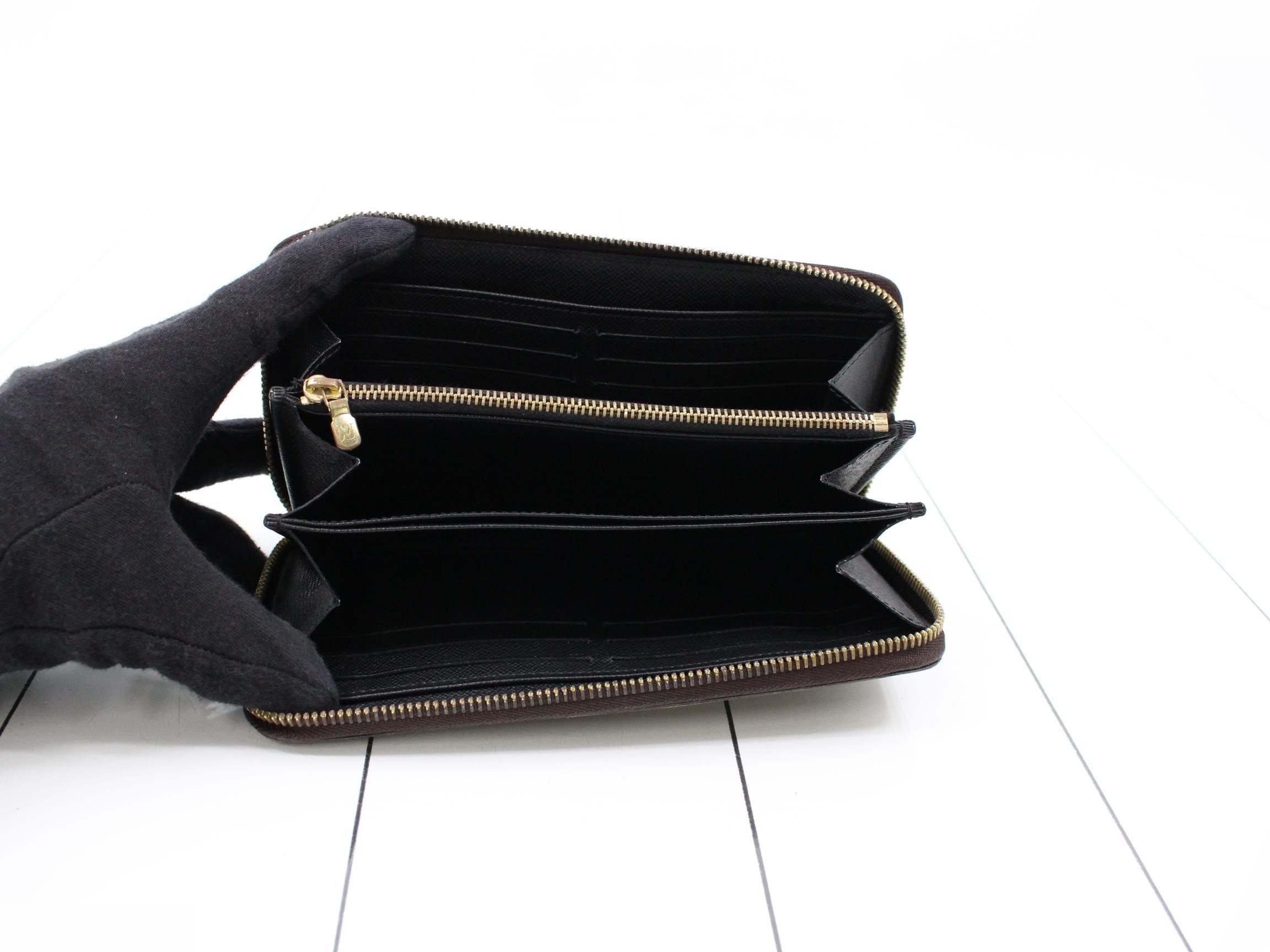 Giant Reverse Zippy Wallet — view 4