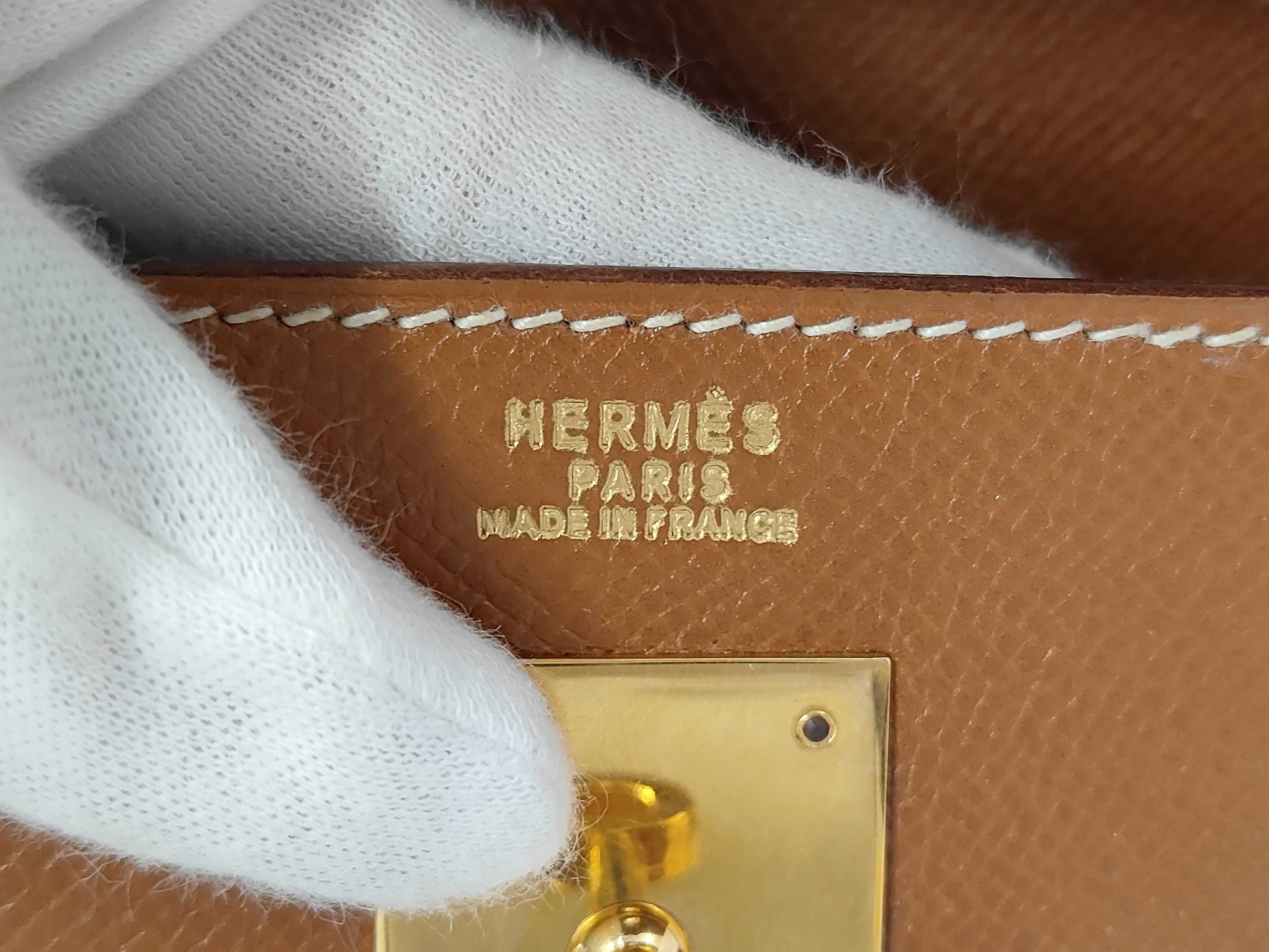 Kelly 32 Courchevel Leather, Brown with Gold Hardware, Stamp: V, Handbag — view 11