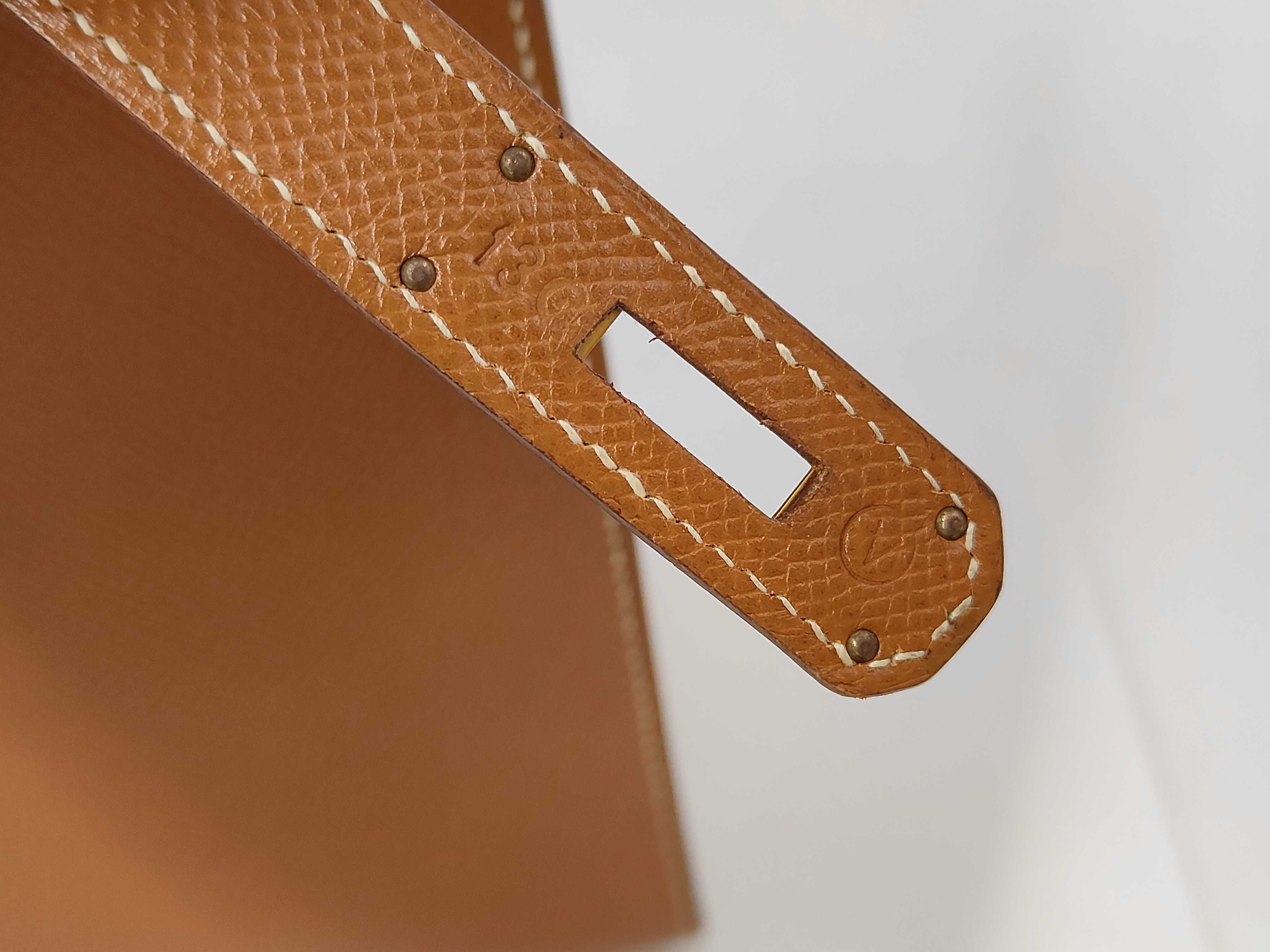 Kelly 32 Courchevel Leather, Brown with Gold Hardware, Stamp: V, Handbag — view 12