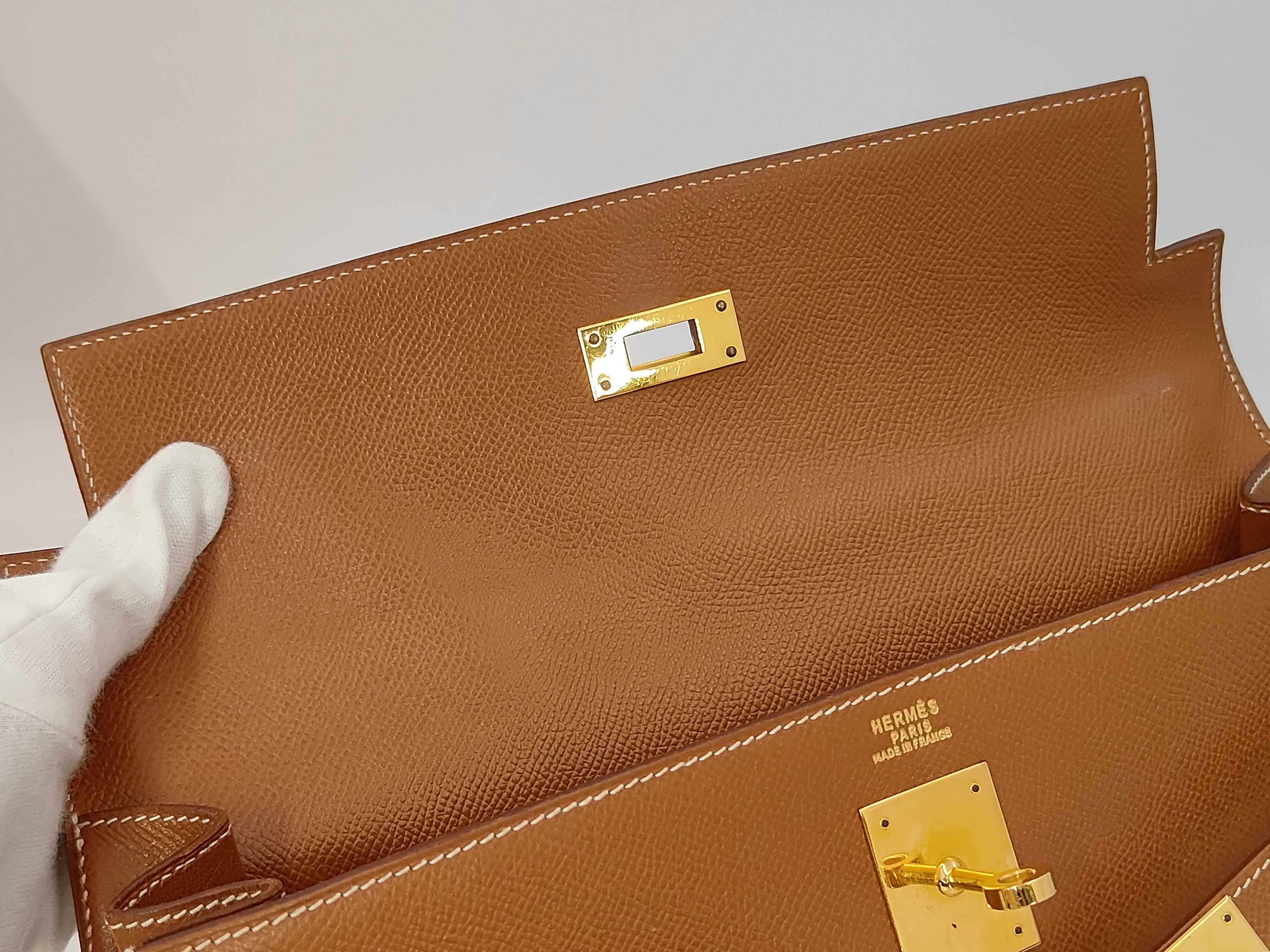 Kelly 32 Courchevel Leather, Brown with Gold Hardware, Stamp: V, Handbag — view 10