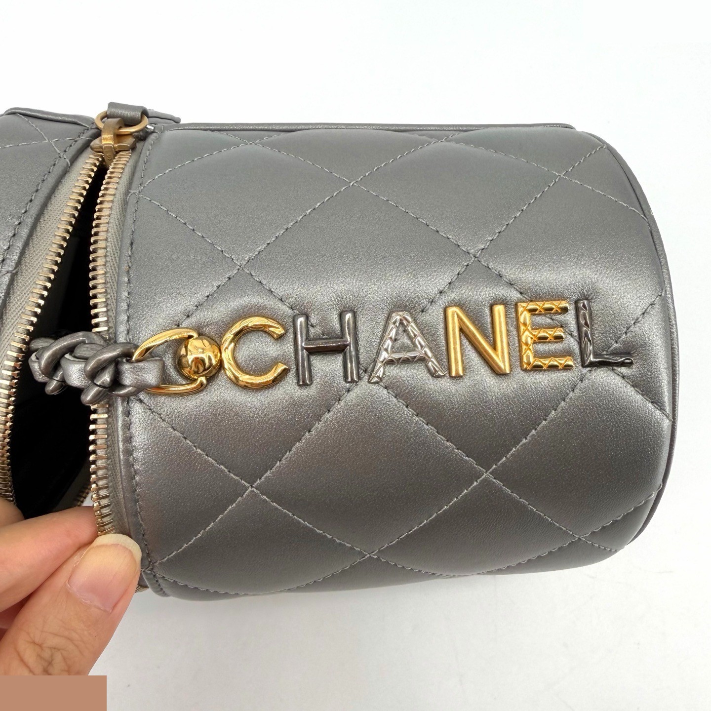 vanity case microchip — view 11