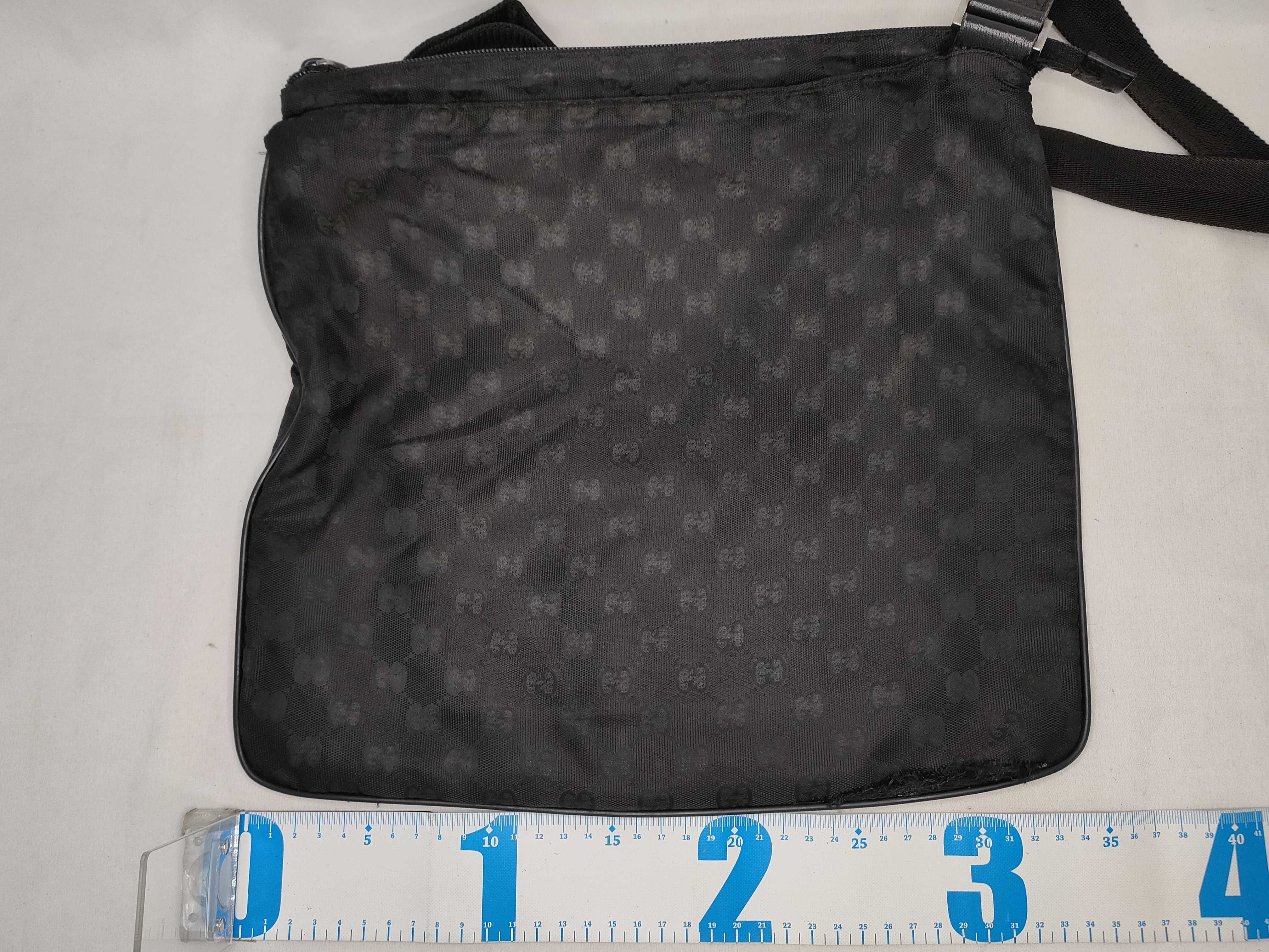 GG Canvas Shoulder Bag — view 2