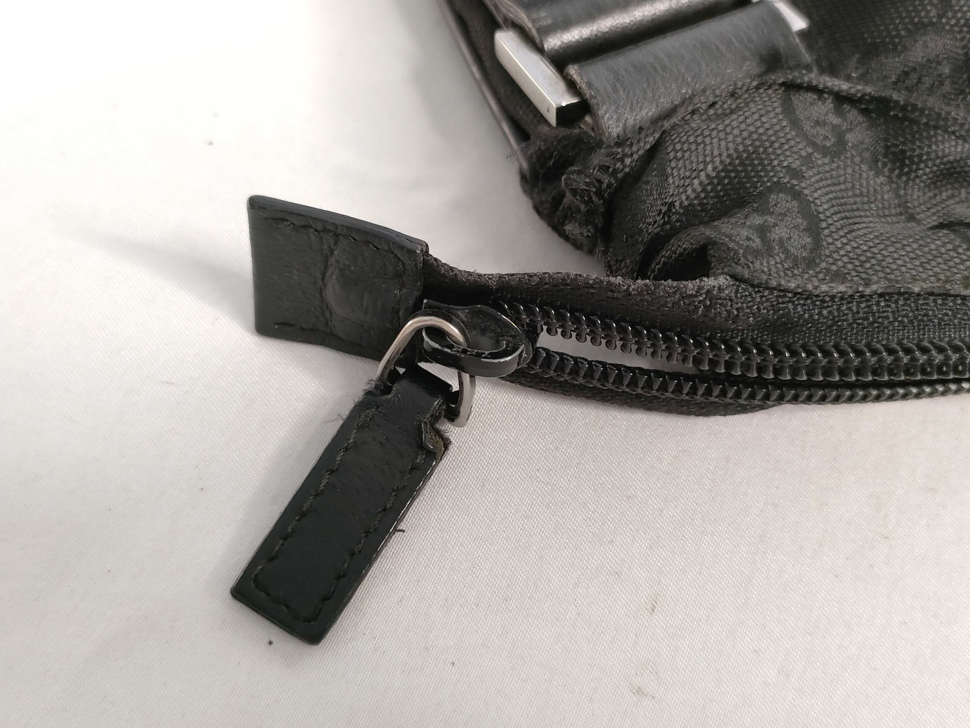 GG Canvas Shoulder Bag — view 13