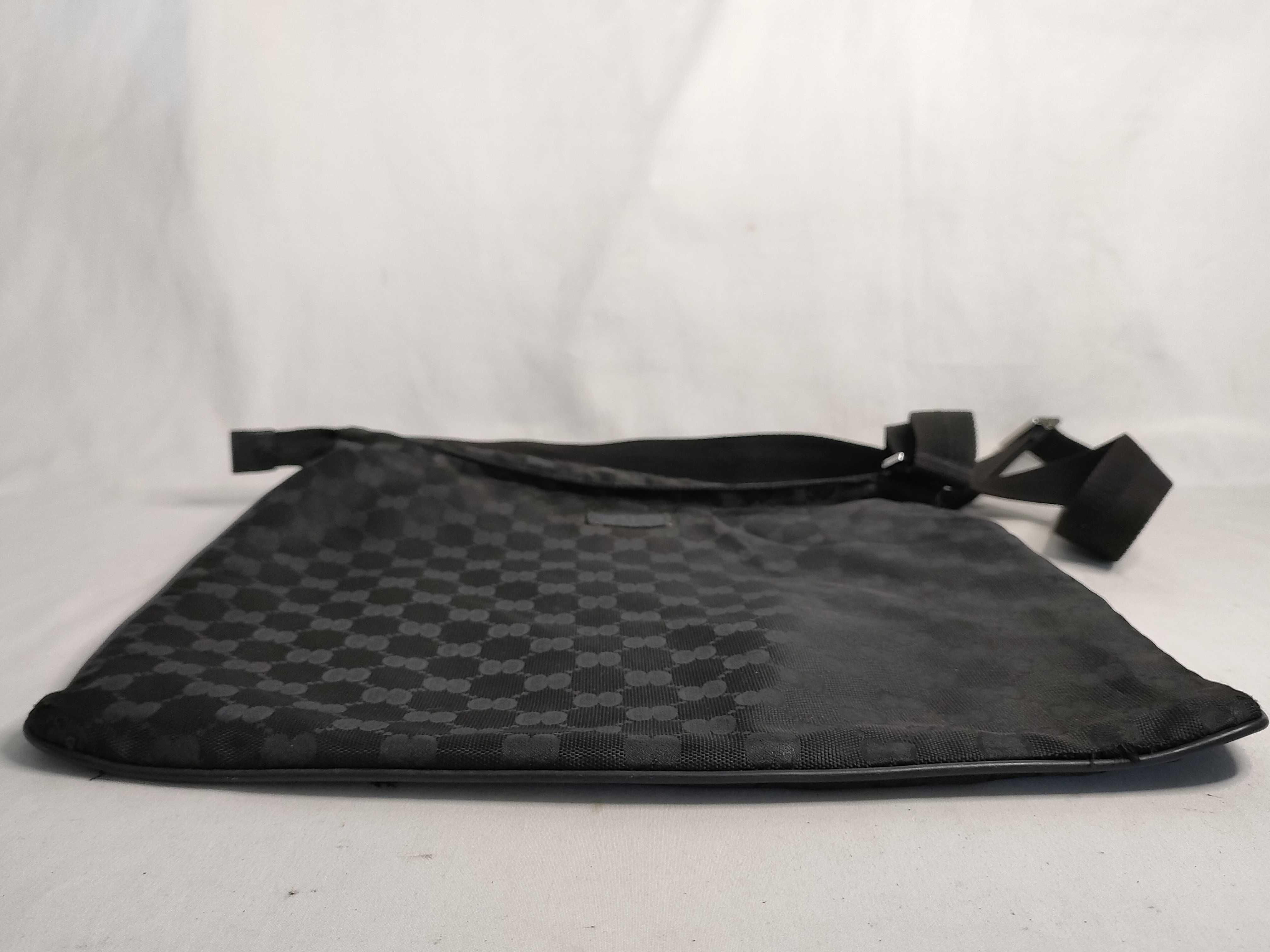 GG Canvas Shoulder Bag — view 7