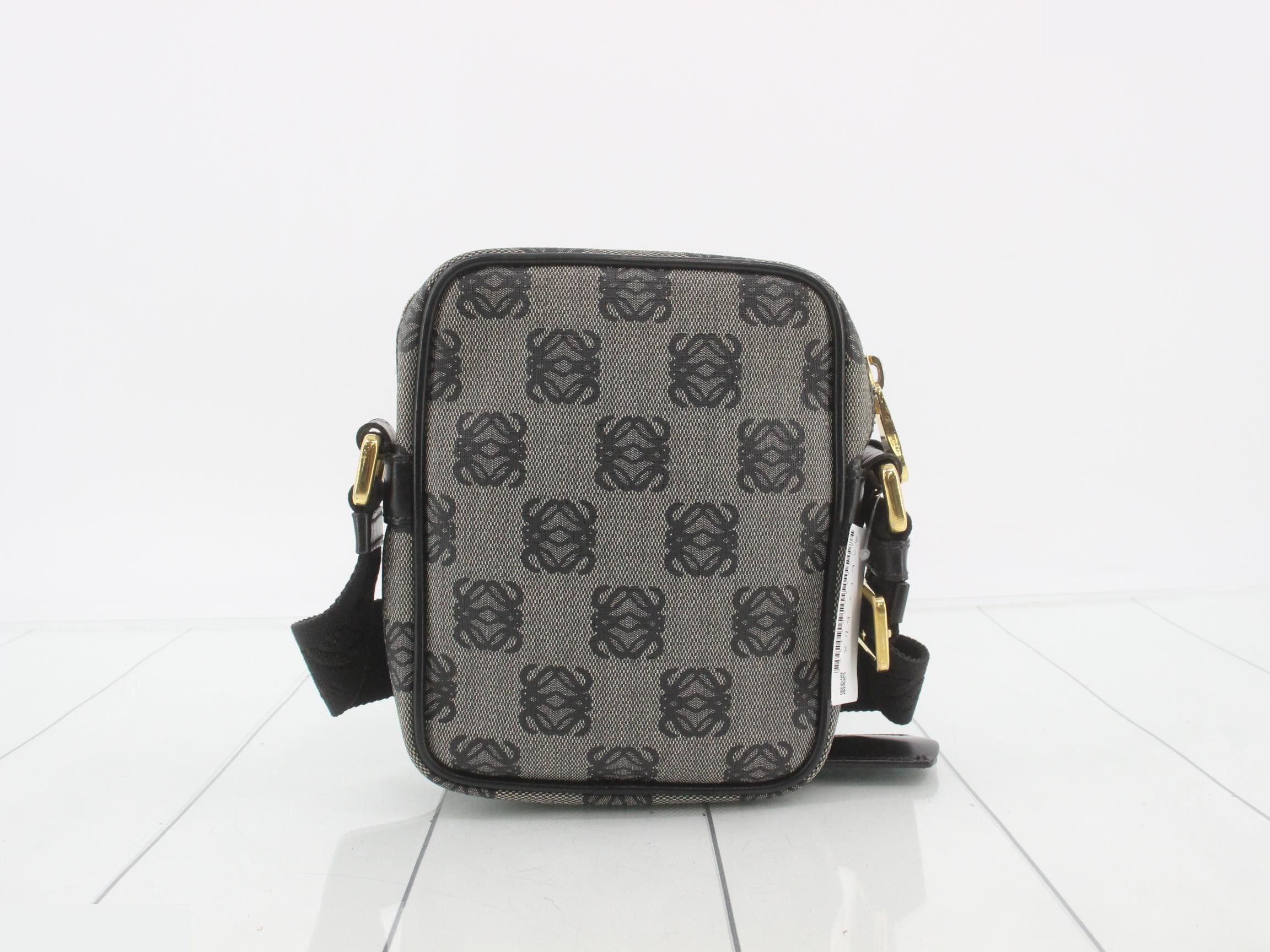 Anagram canvas shoulder bag — view 2