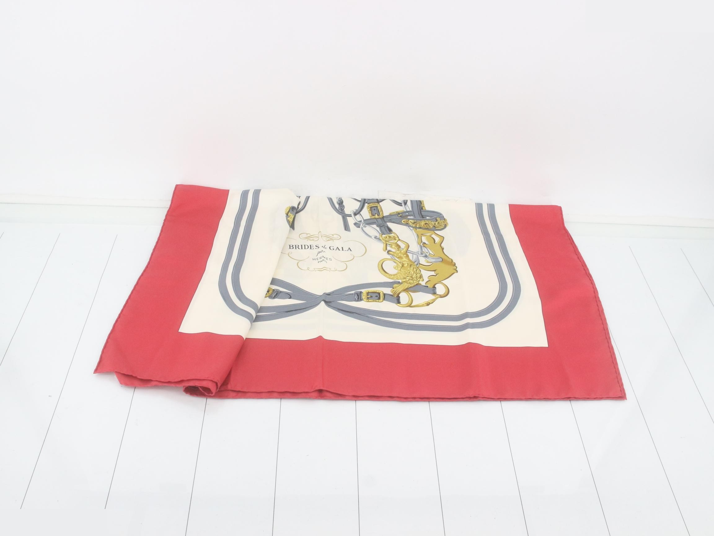 scarf — view 3