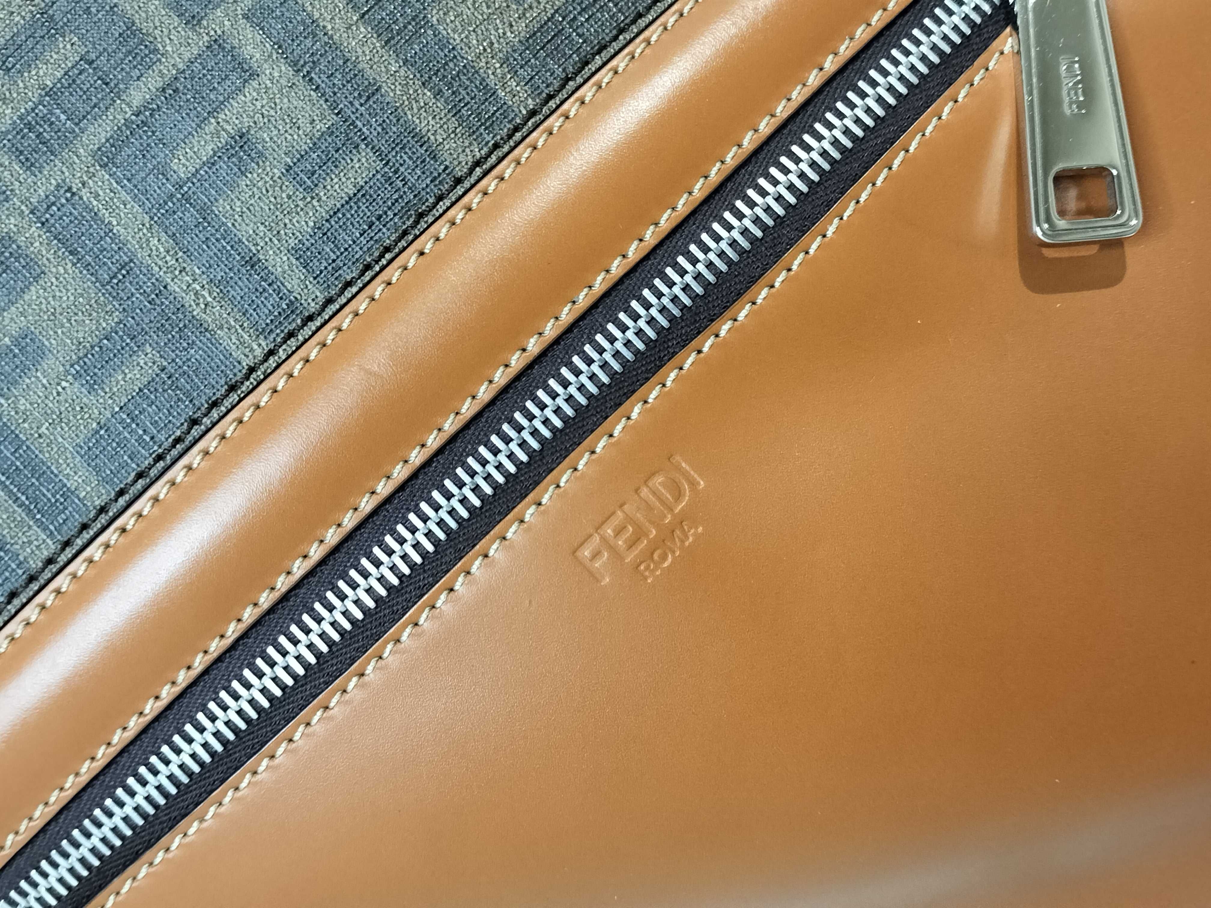 Zucca pattern leather x PVC shoulder bag — view 2