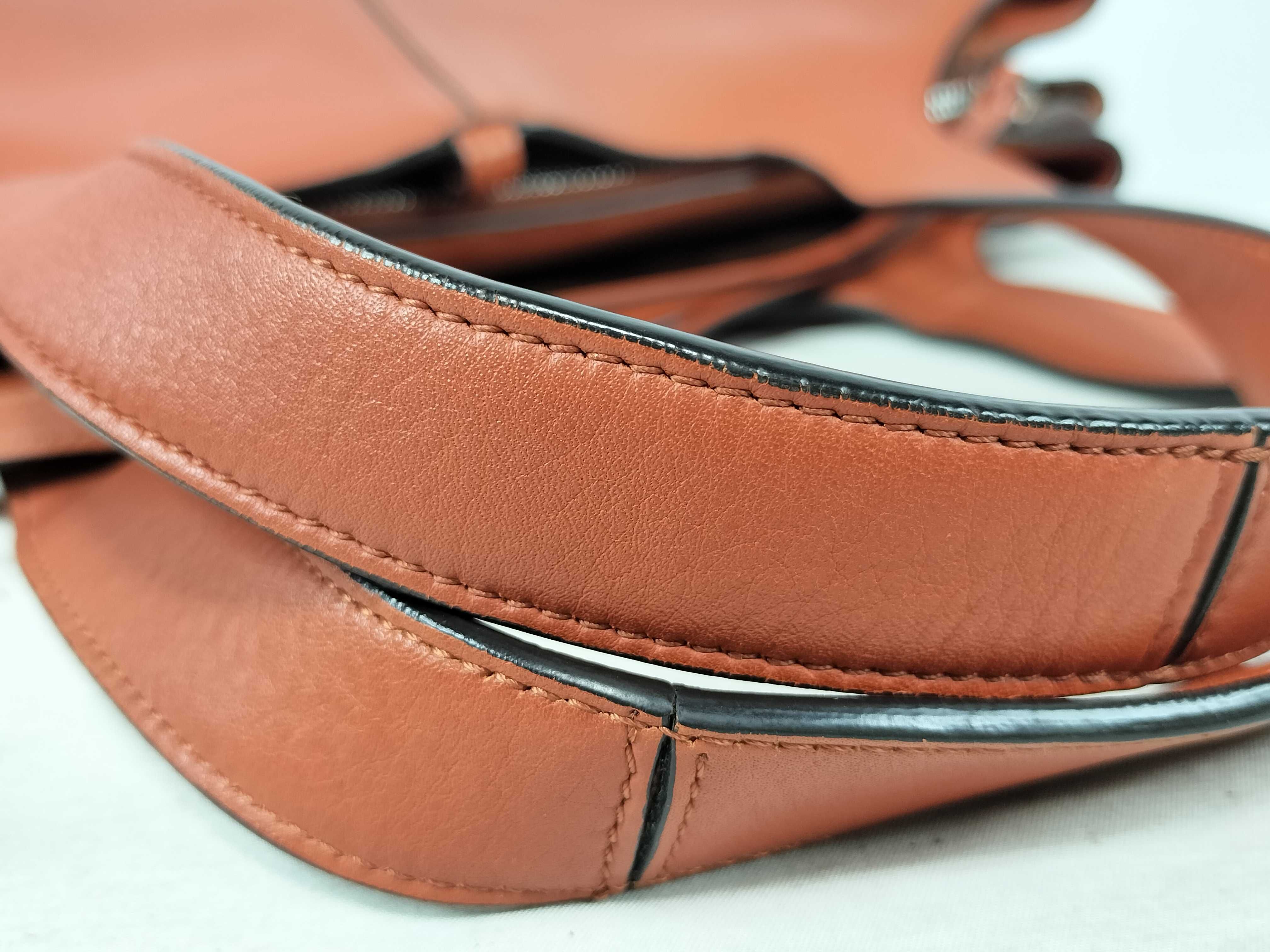 handbag, orange handbag — view 4