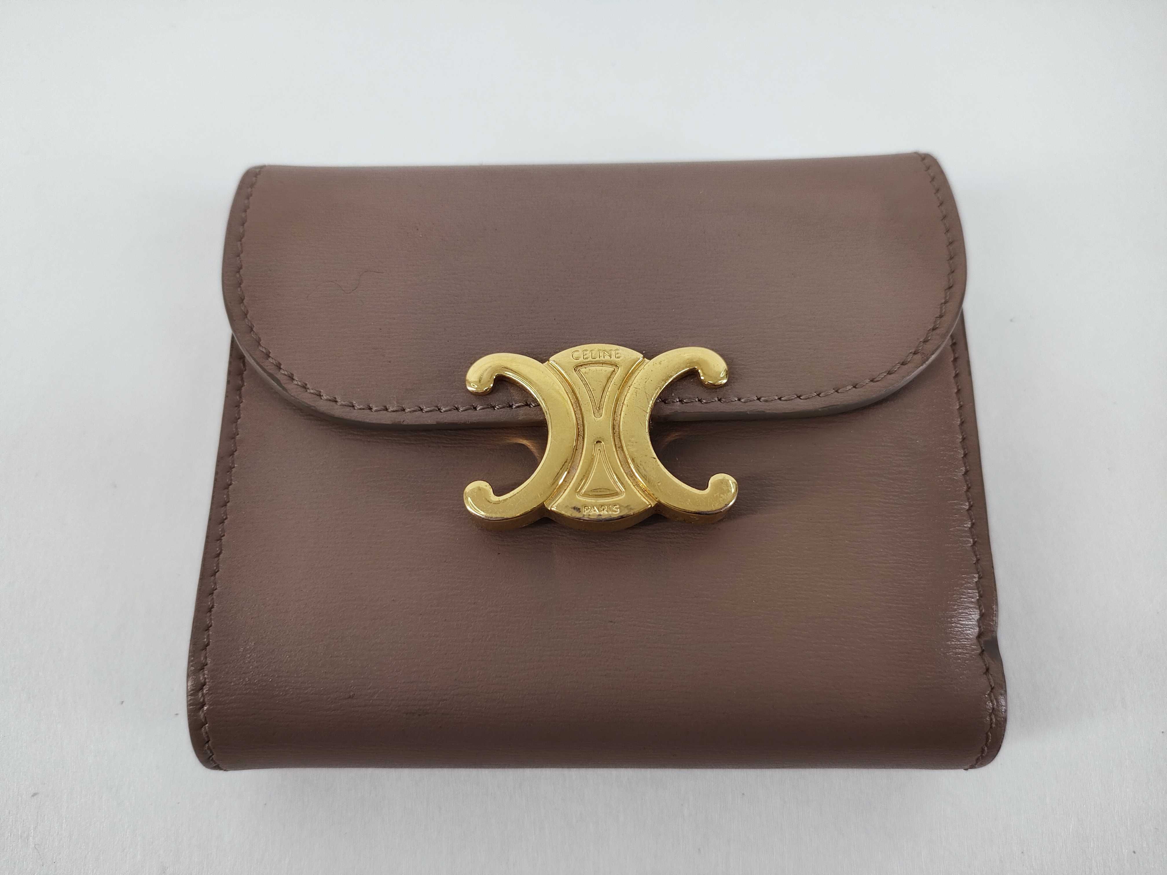 Triomphe Small Flap Wallet, Greige