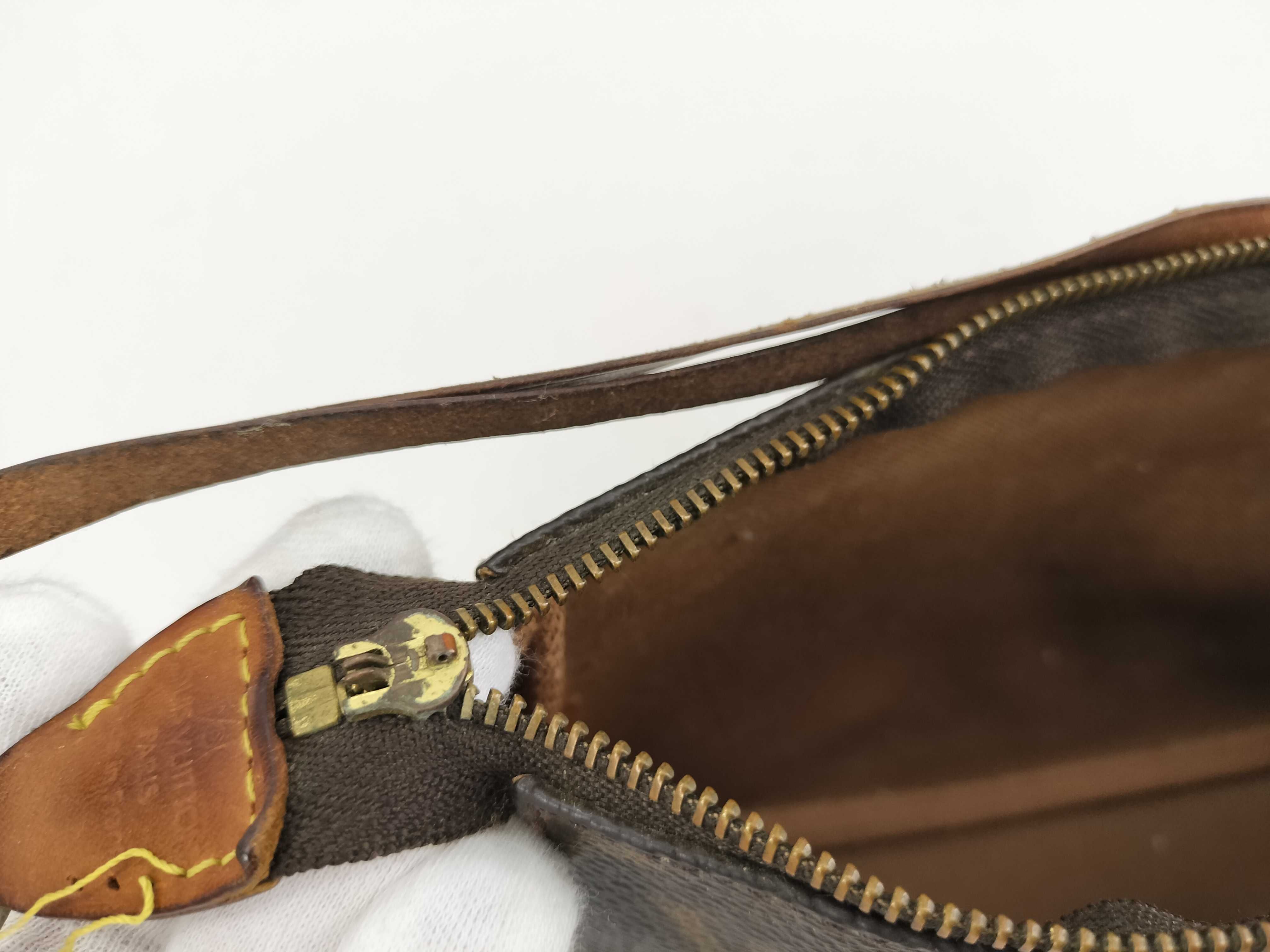Monogram Pochette Accessoires M51980 (chain broken) — view 14