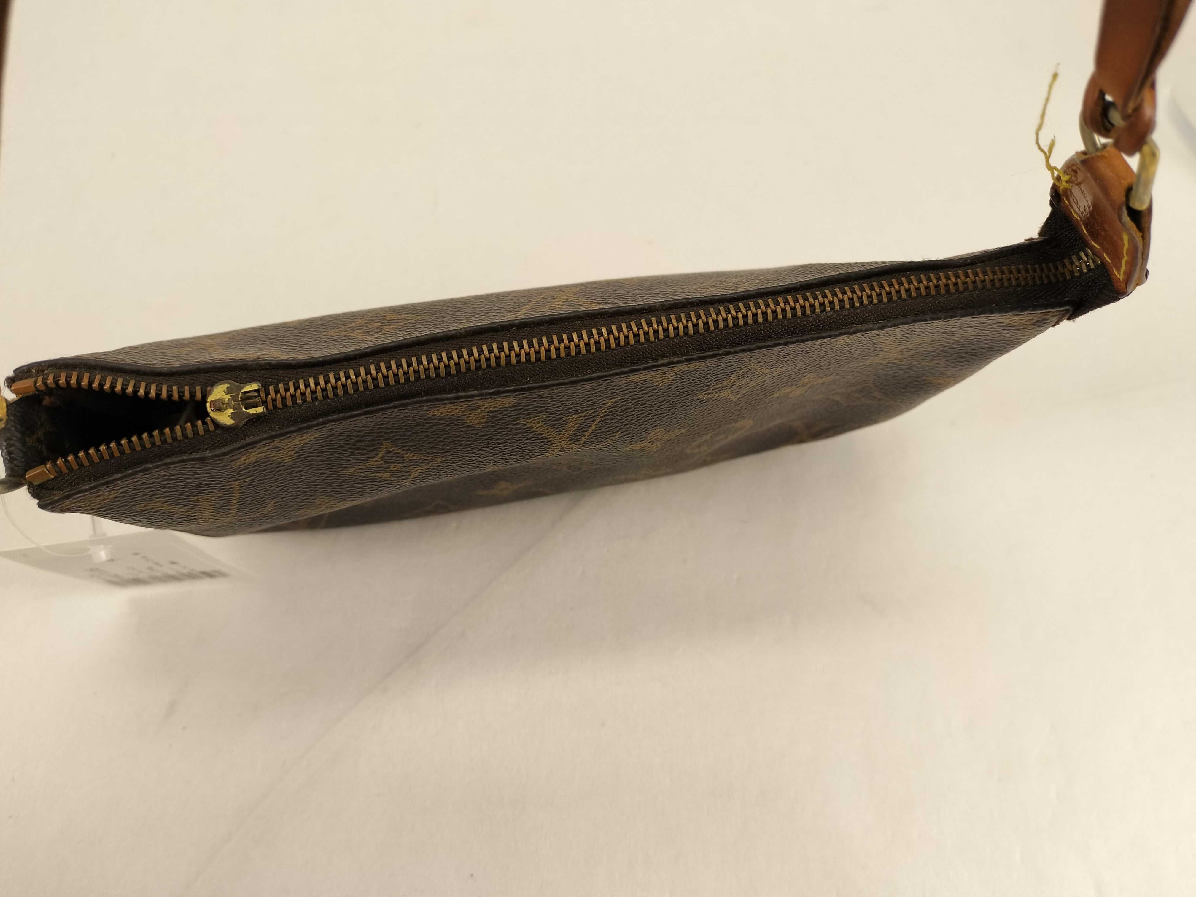 Monogram Pochette Accessoires M51980 (chain broken) — view 9