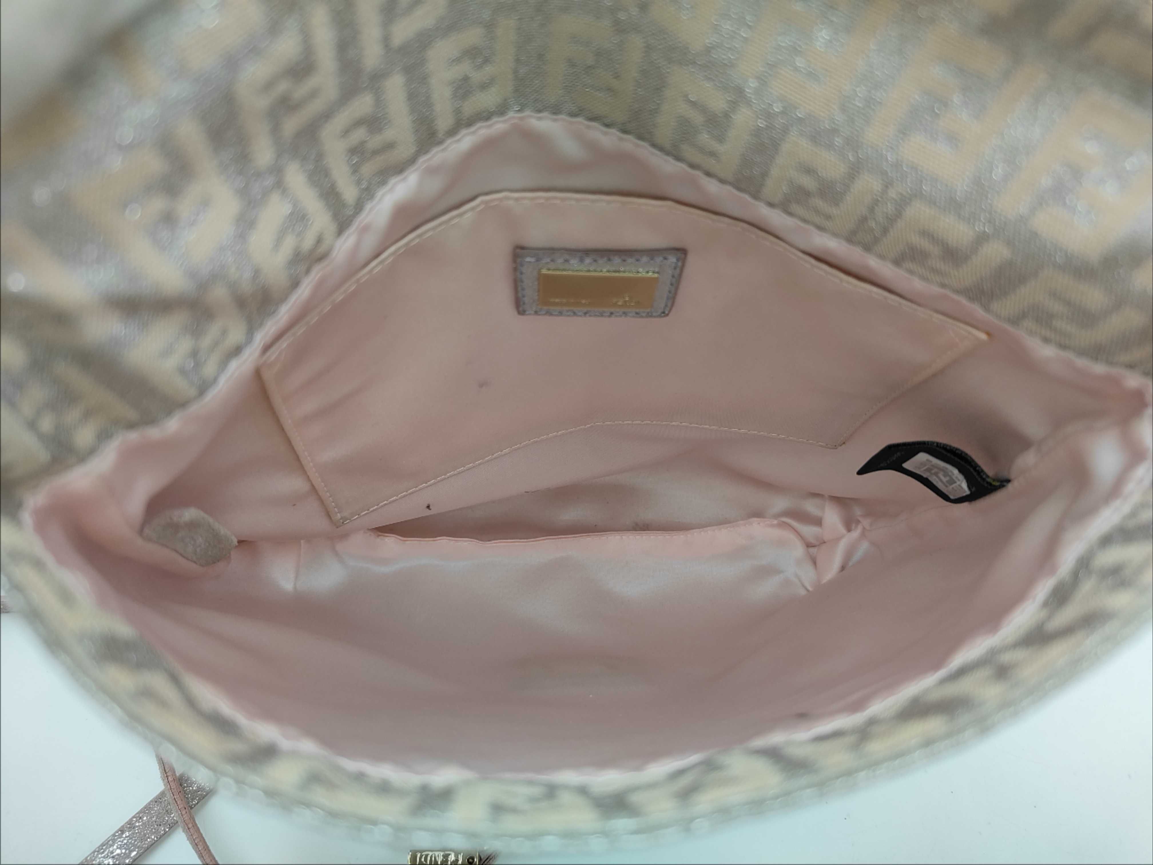 Zucchino Canvas Shoulder Bag — view 11