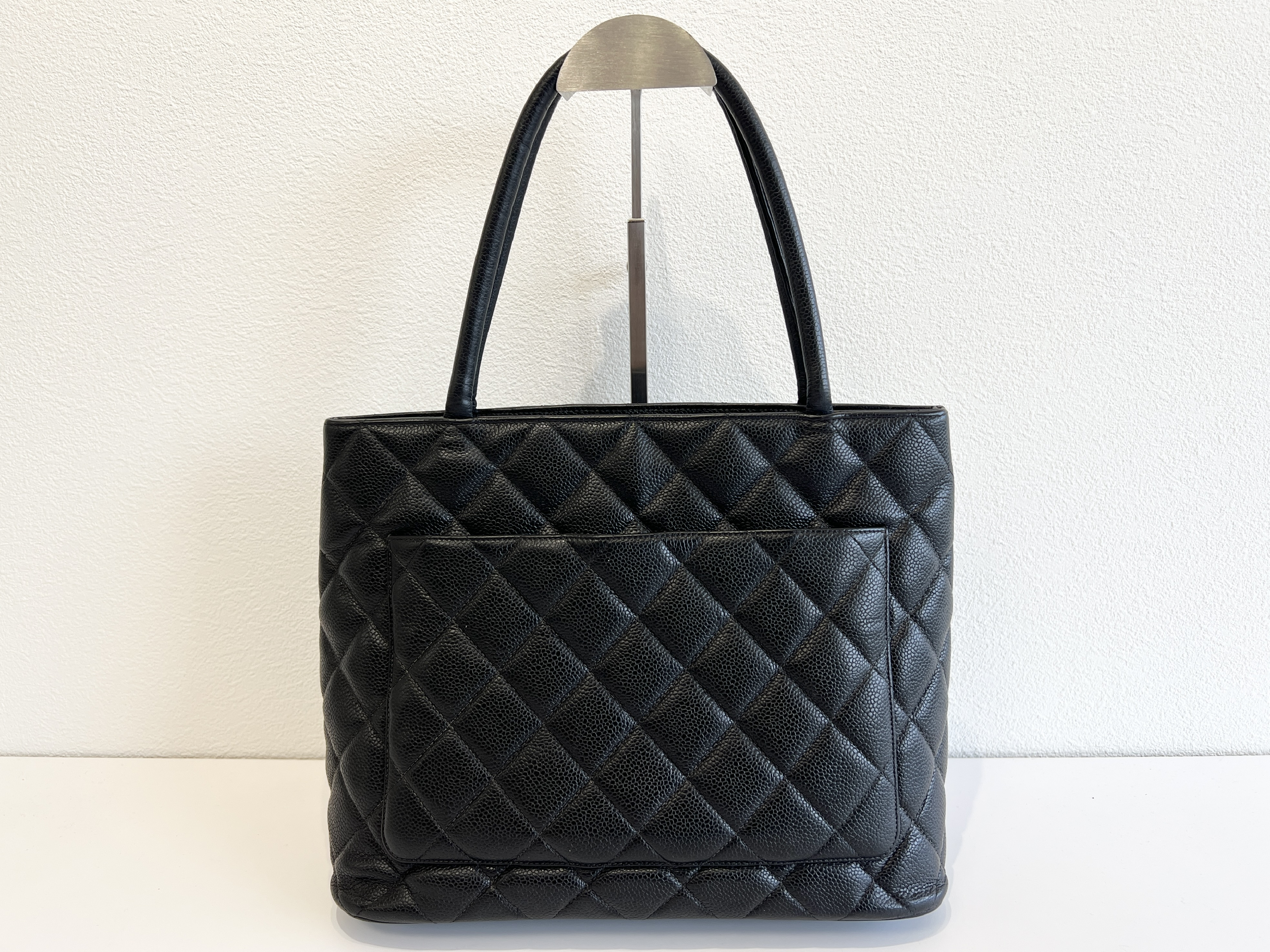 Reissue Tote Bag, Coco Mark Logo, Caviar Skin, Matelassé Leather, Series 7 Tote Bag — view 2