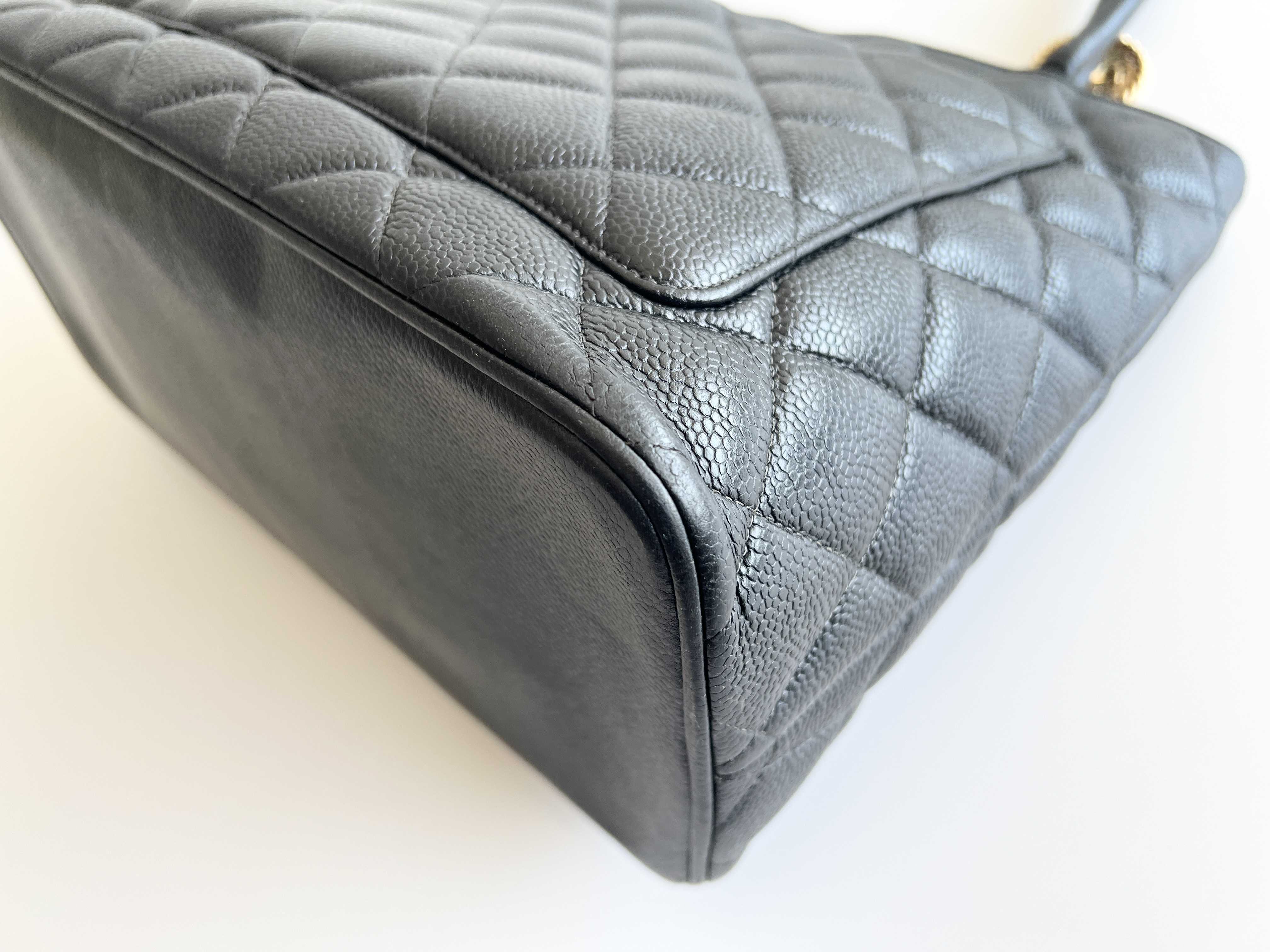 Reissue Tote Bag, Coco Mark Logo, Caviar Skin, Matelassé Leather, Series 7 Tote Bag — view 14