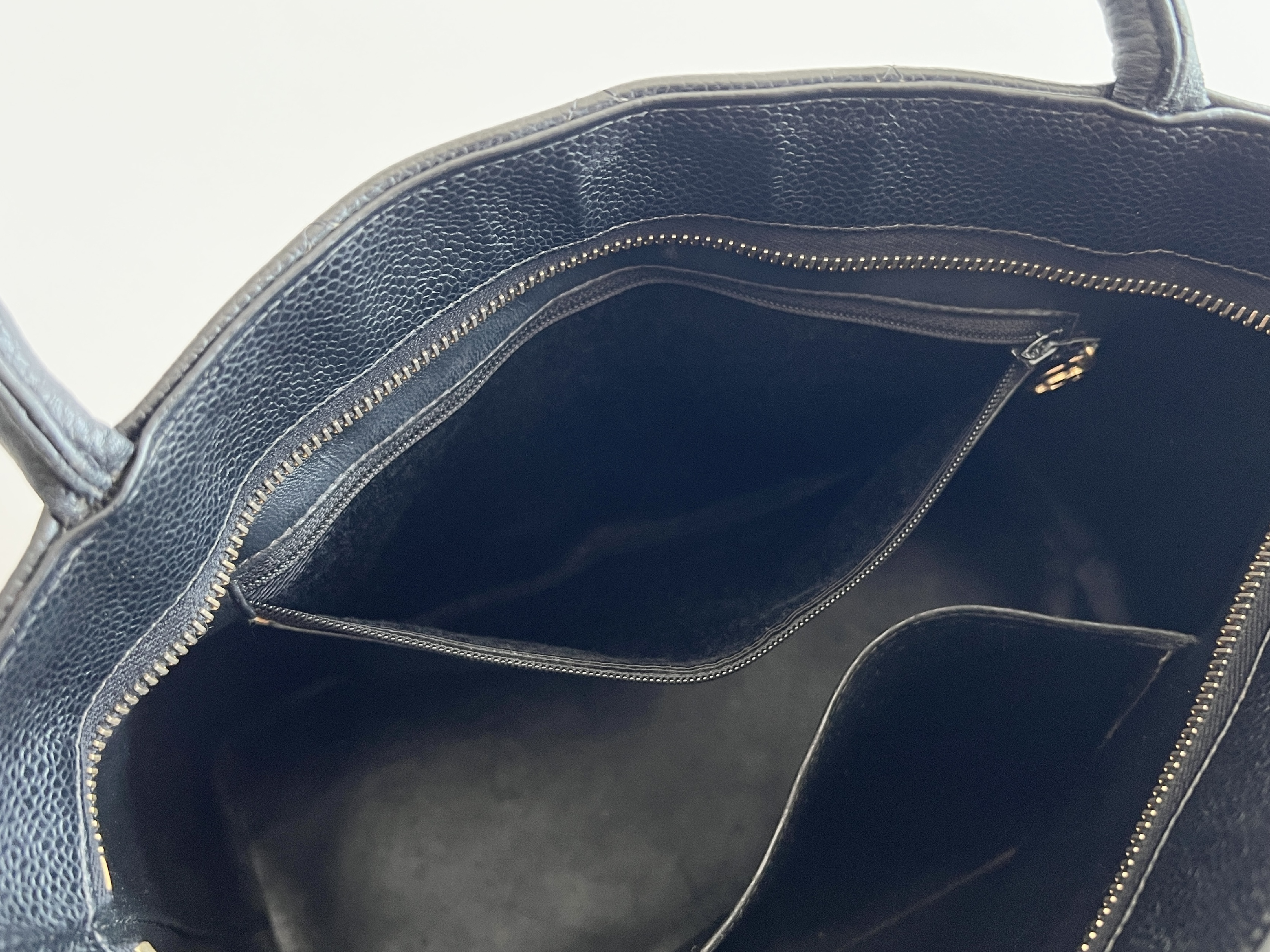 Reissue Tote Bag, Coco Mark Logo, Caviar Skin, Matelassé Leather, Series 7 Tote Bag — view 8