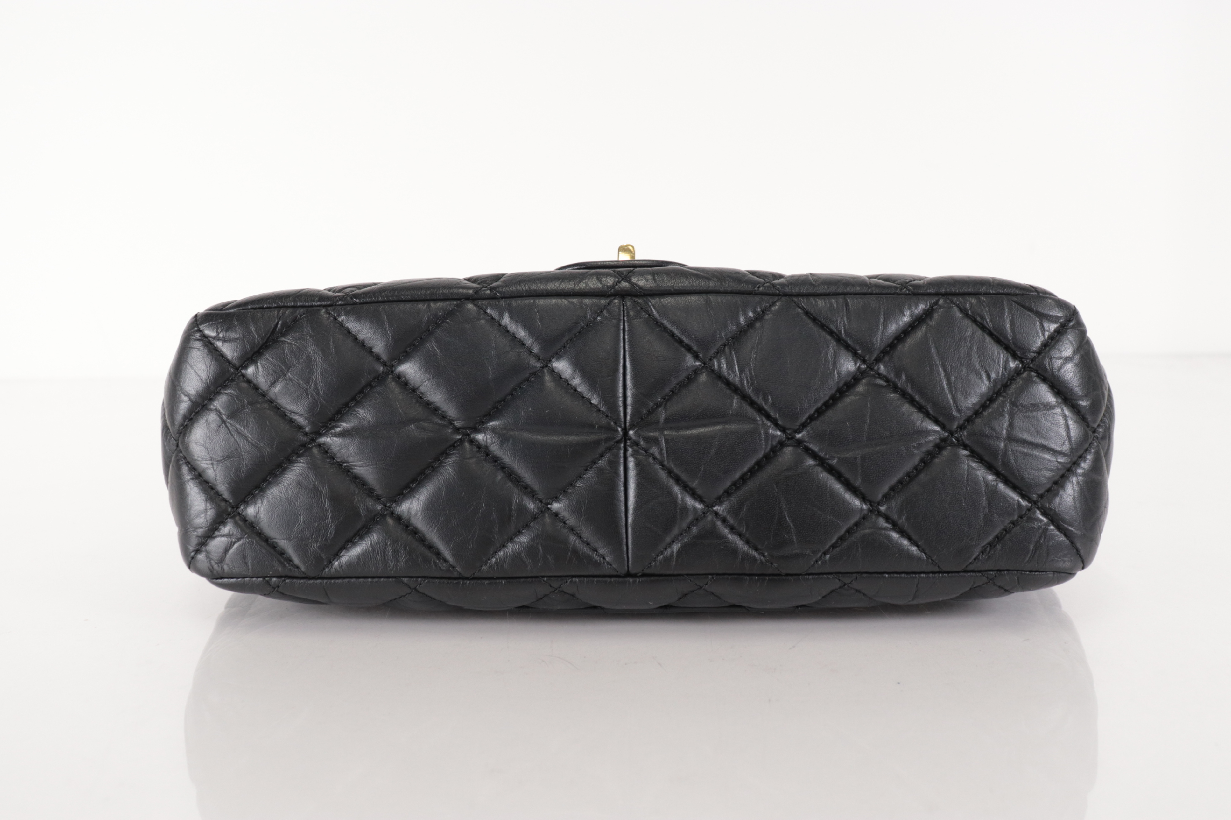 Matelassé 2.55 Hanger Motif Chain Shoulder Bag with Mirror (Serial Number 23) — view 7