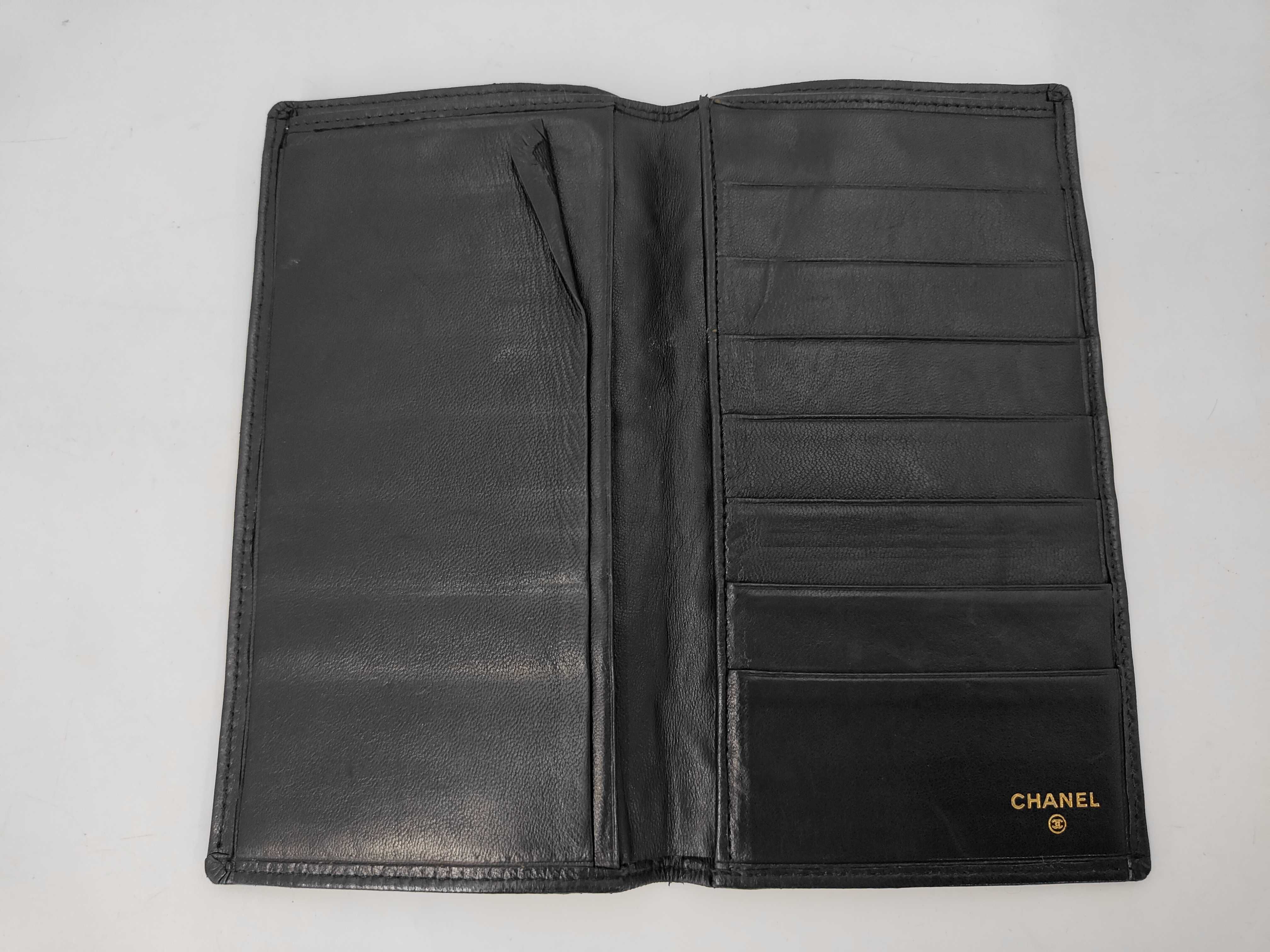 black wallet — view 3
