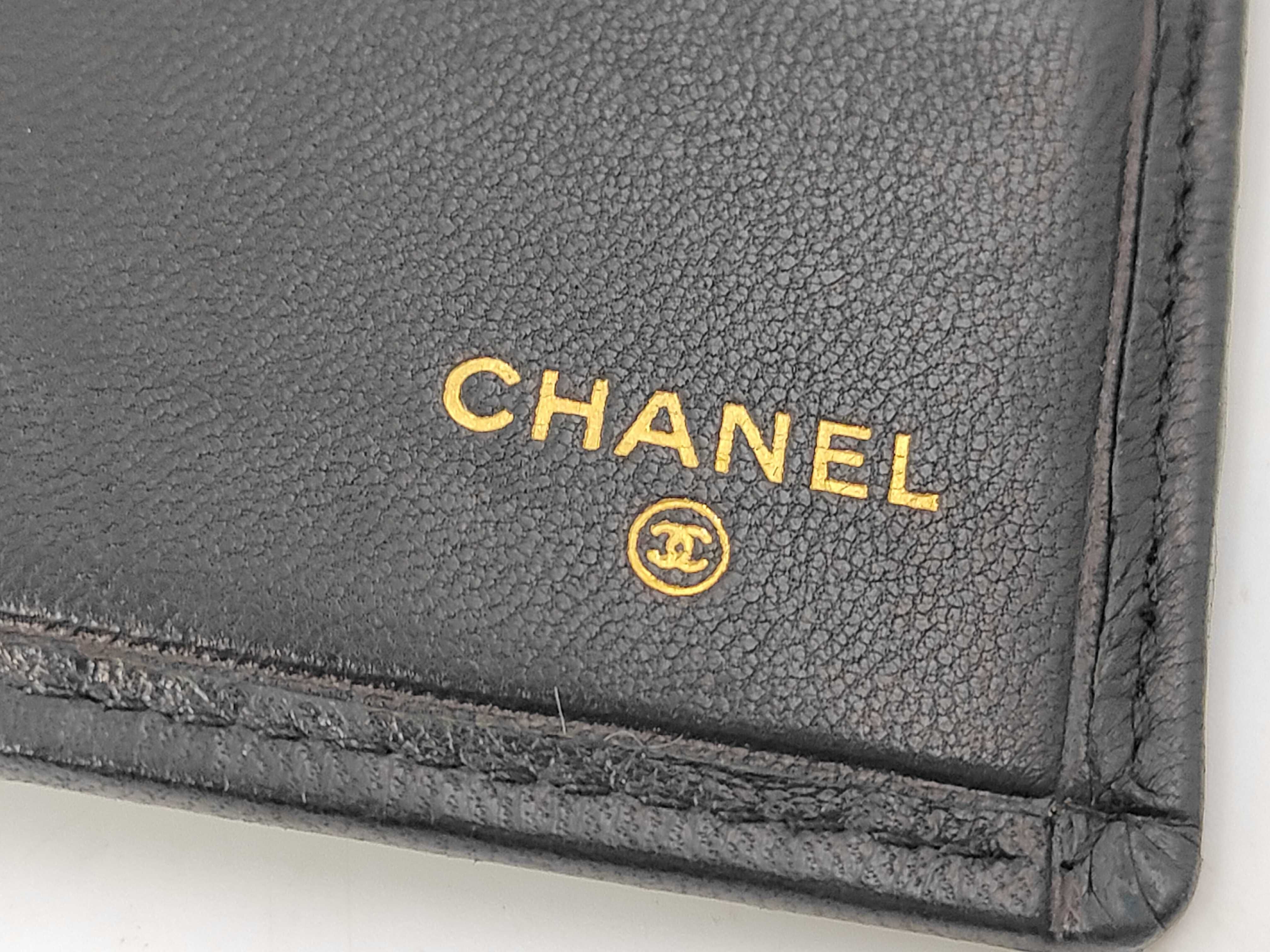 black wallet — view 4