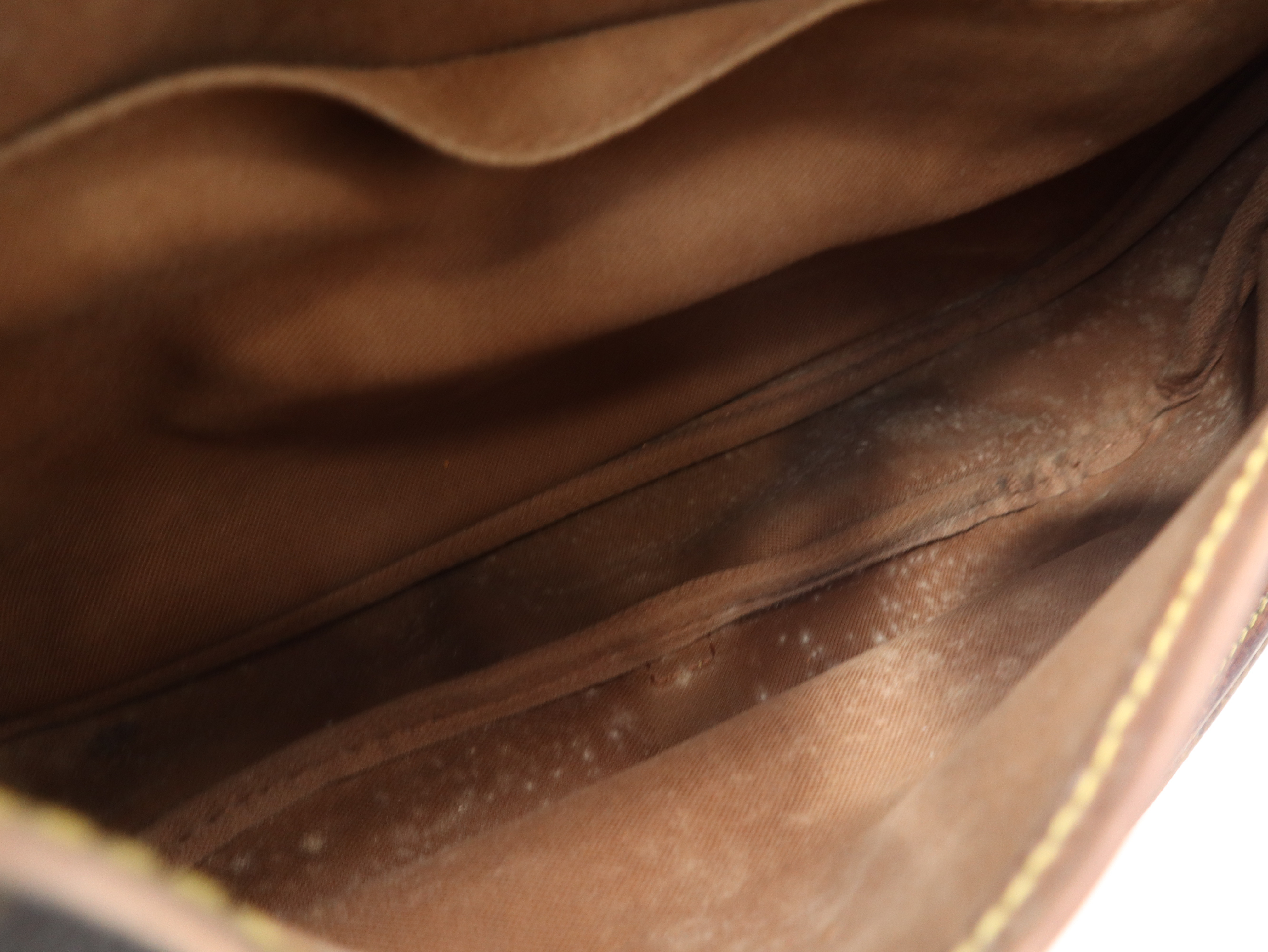 M42256 Monogram Saumur 30 Shoulder Bag — view 13