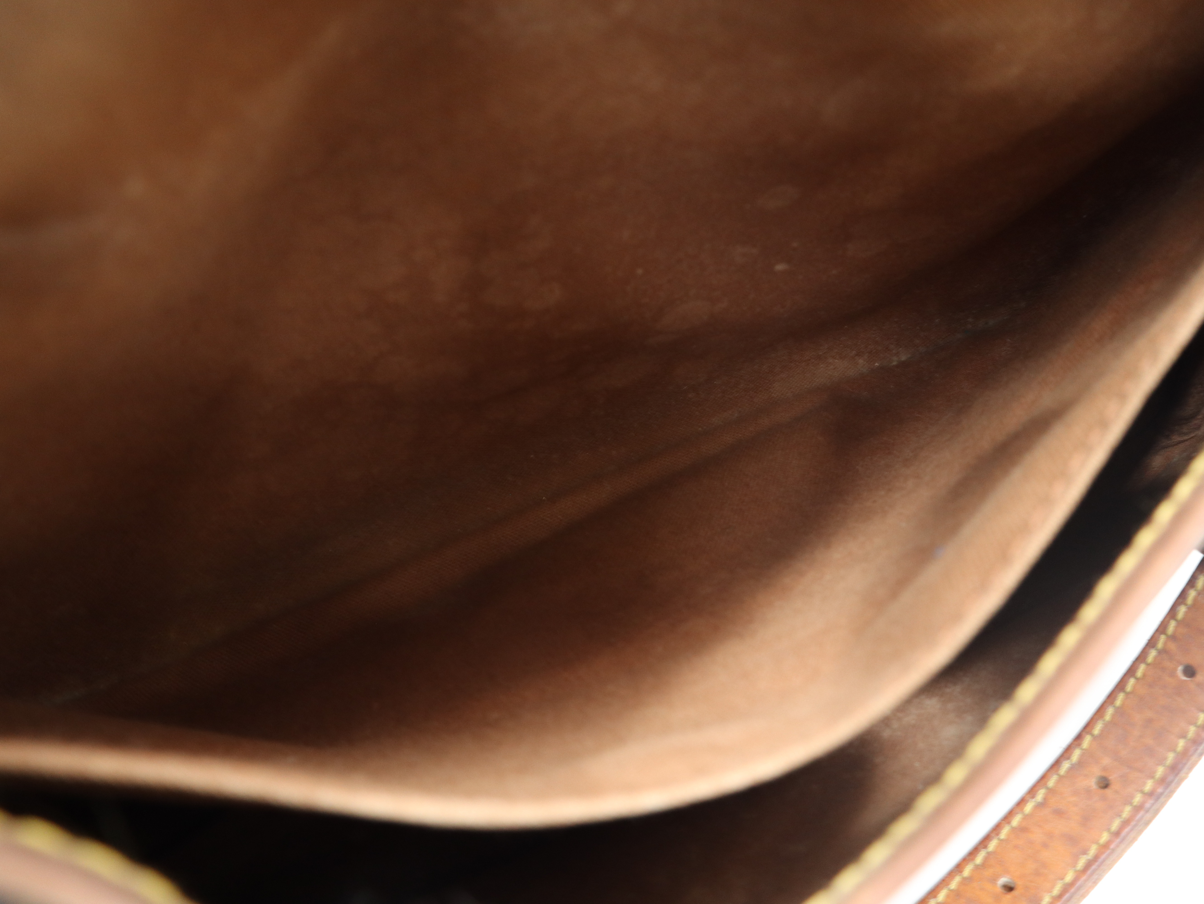 M42256 Monogram Saumur 30 Shoulder Bag — view 14