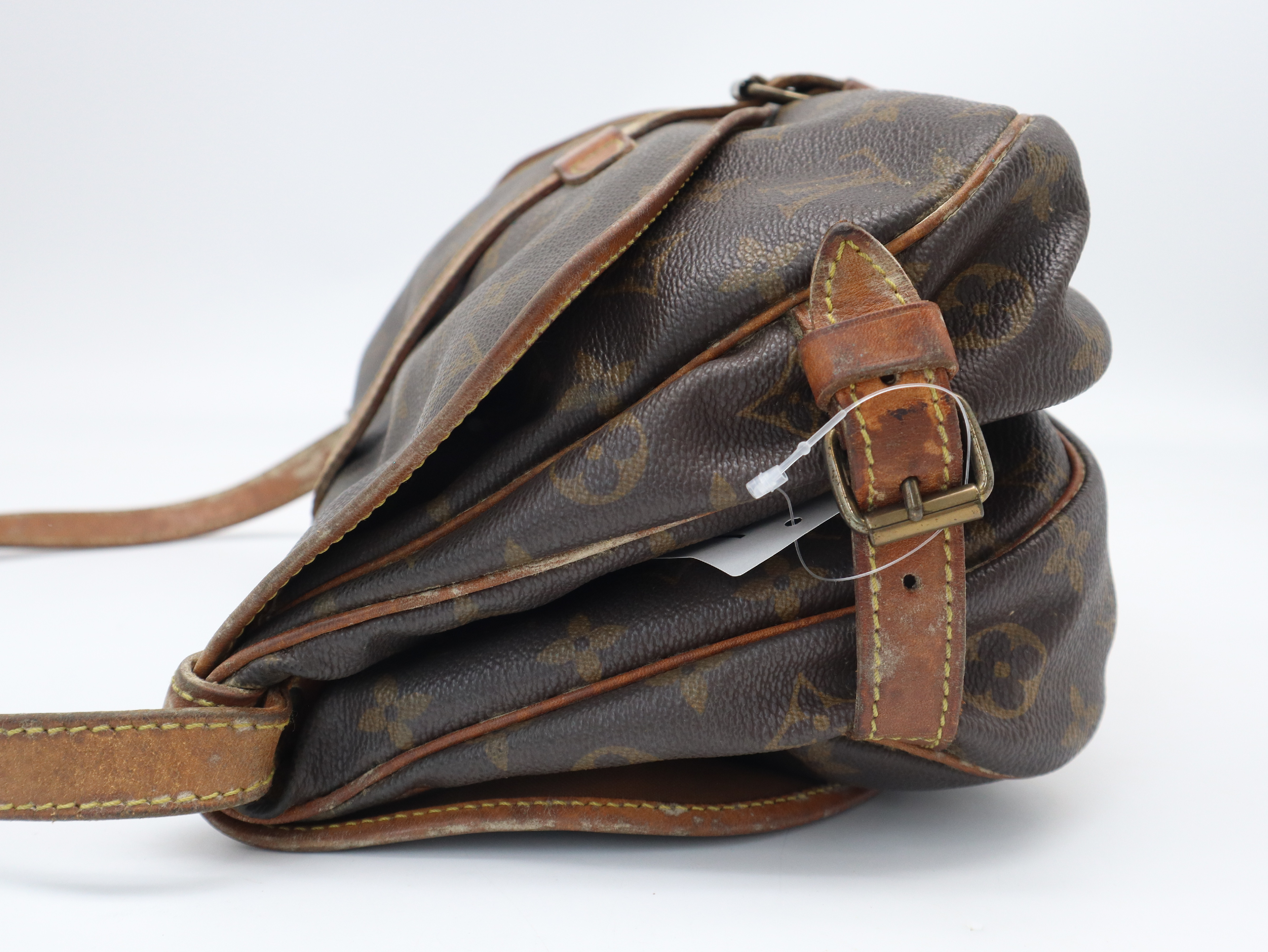 M42256 Monogram Saumur 30 Shoulder Bag — view 3
