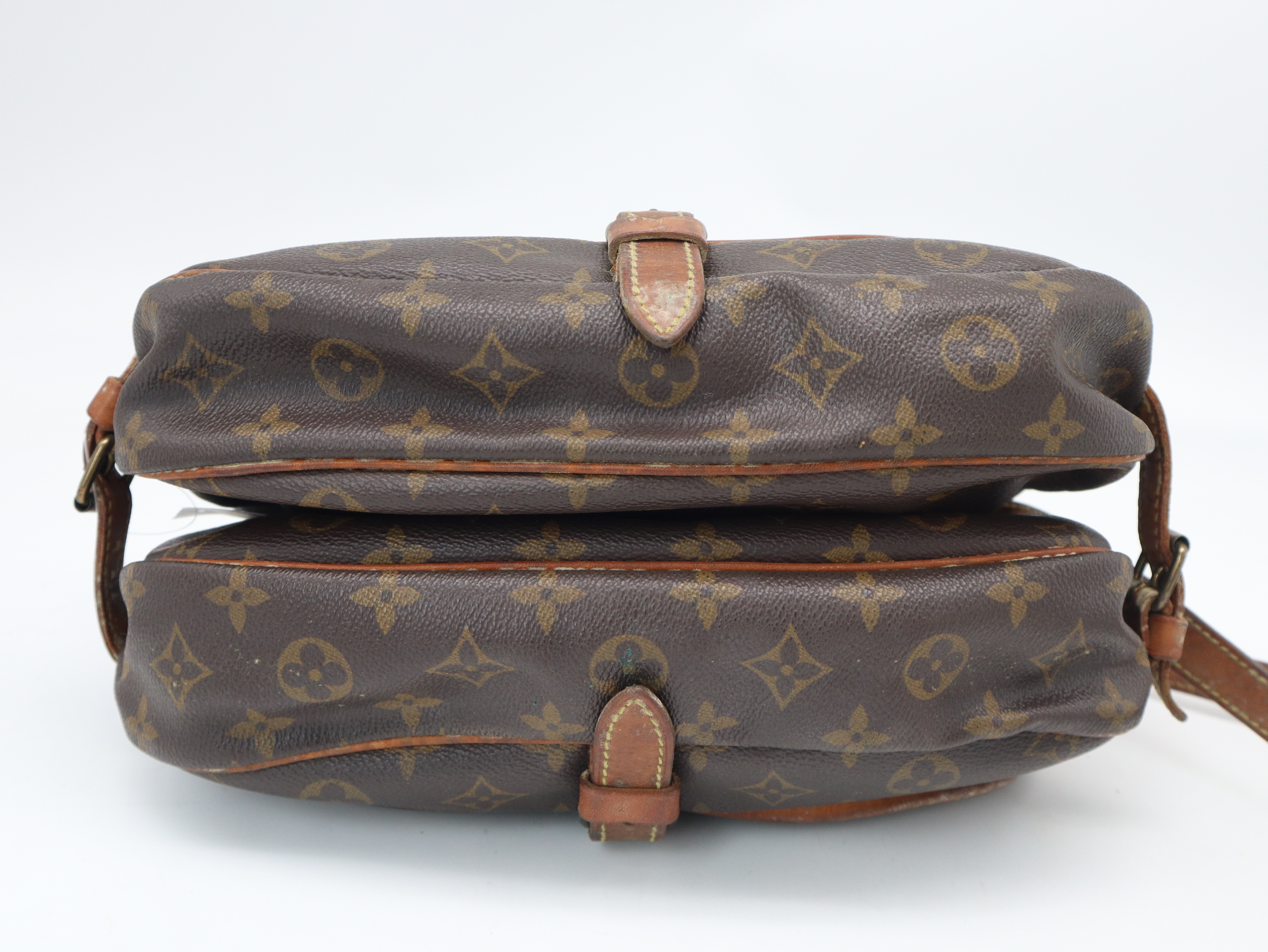 M42256 Monogram Saumur 30 Shoulder Bag — view 5