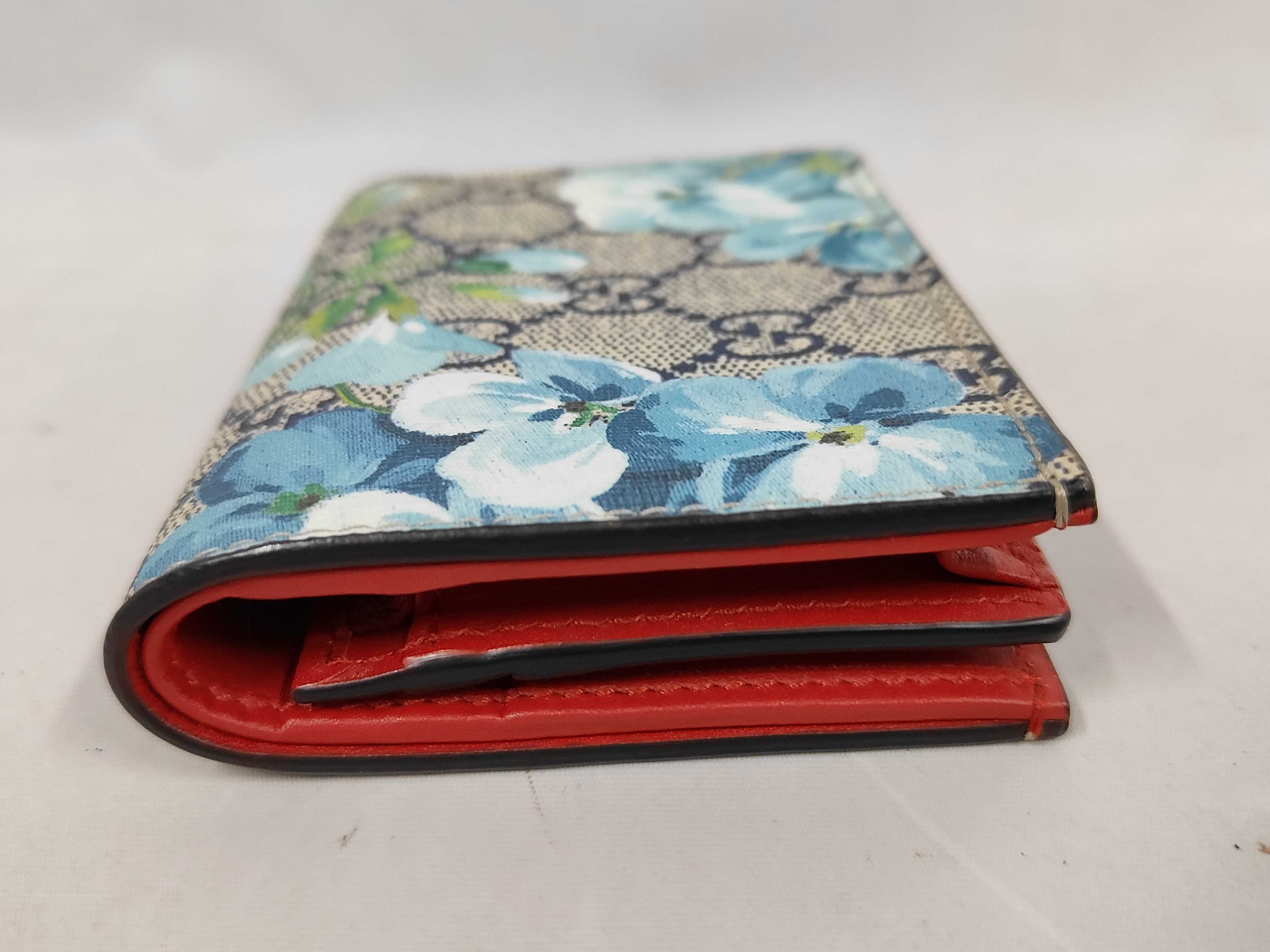 wallet — view 5