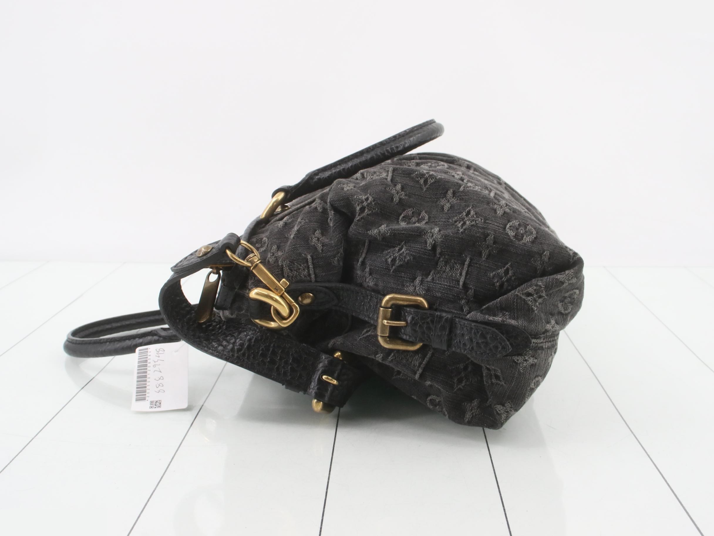 LV Gold Hardware Tote Handbag Neo Cabby MM Noir — view 4