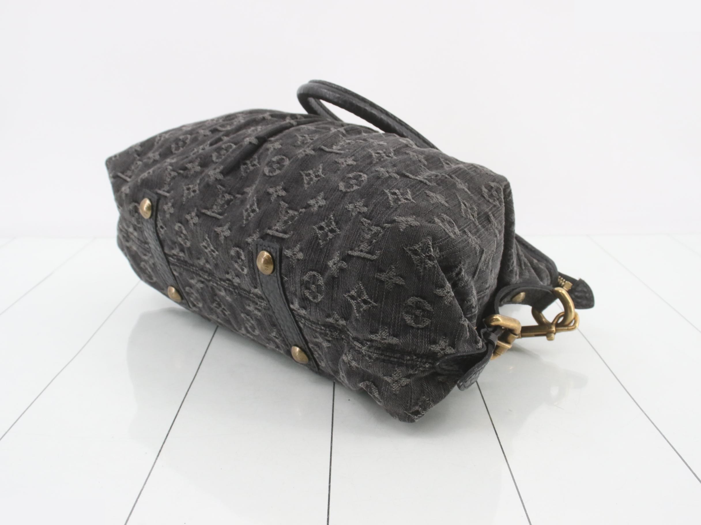 LV Gold Hardware Tote Handbag Neo Cabby MM Noir — view 6
