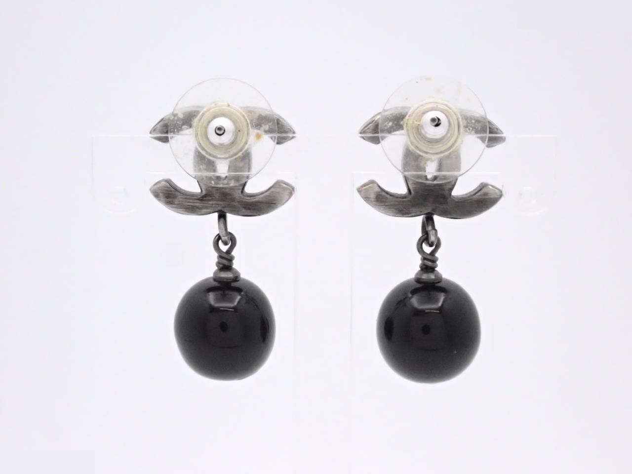 Earrings here mark black — view 2