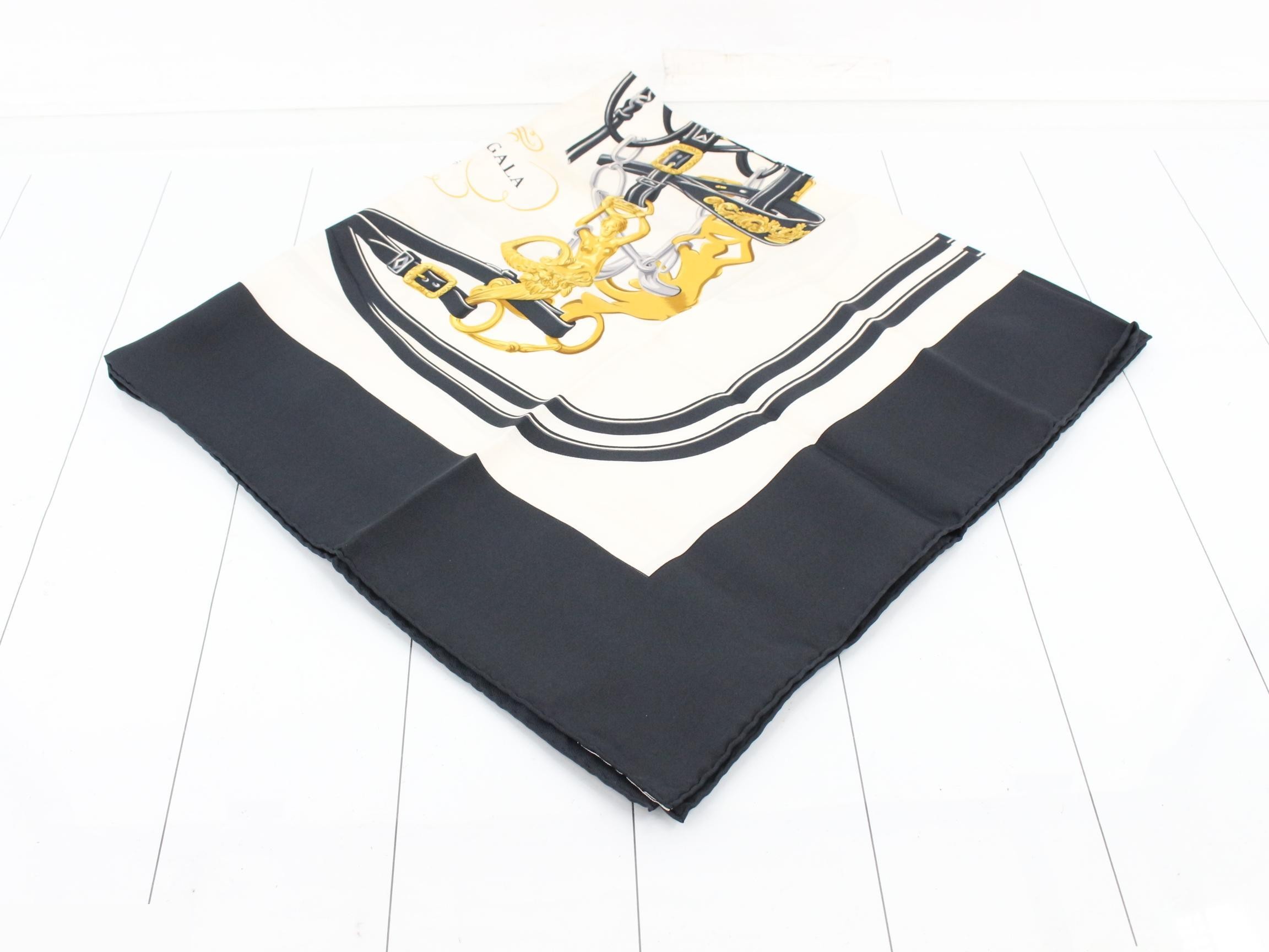Carre 90 White Yellow Silk — view 2