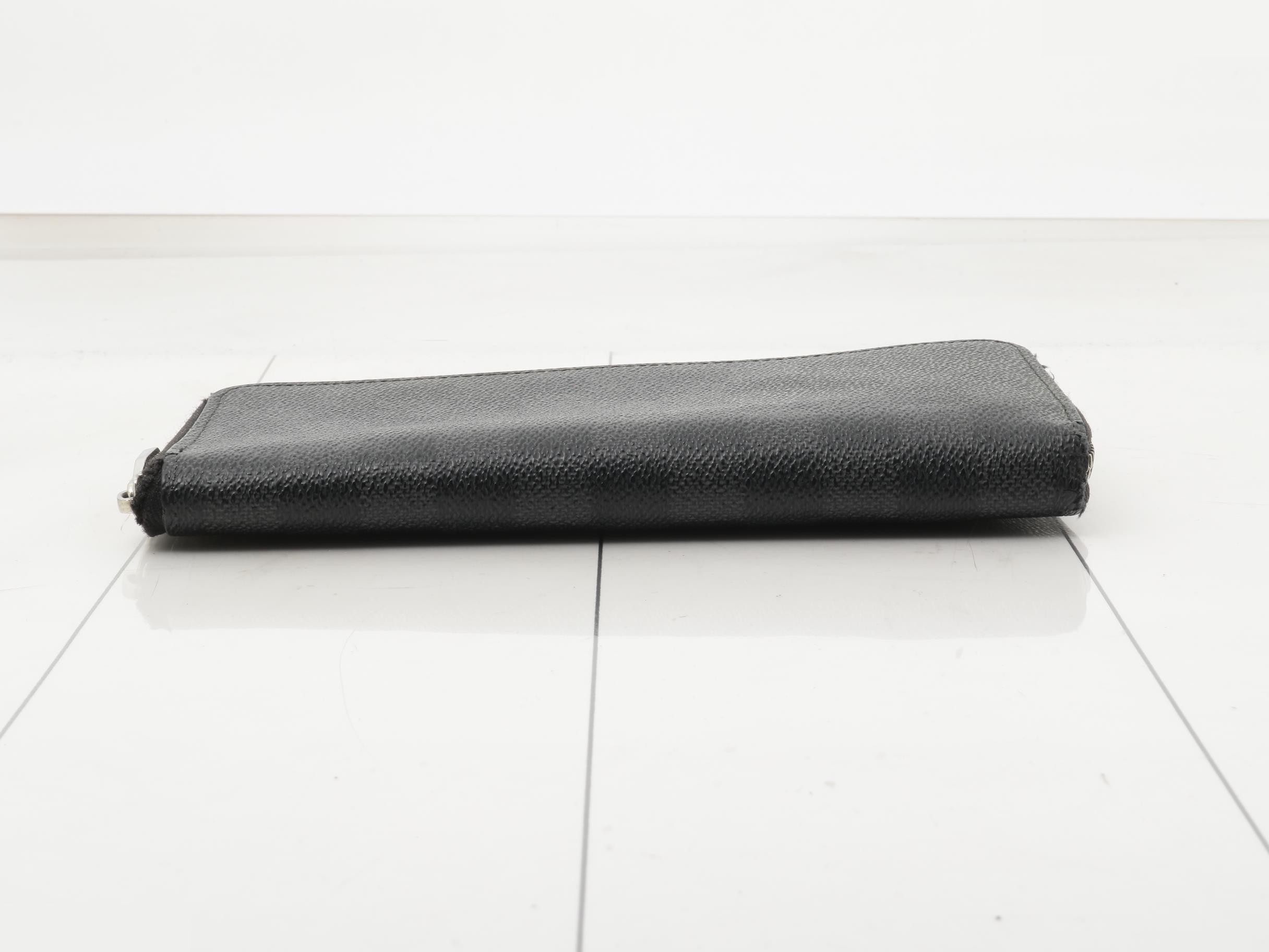 Zippy Wallet Vertical - Round Zipper Long Wallet — view 3