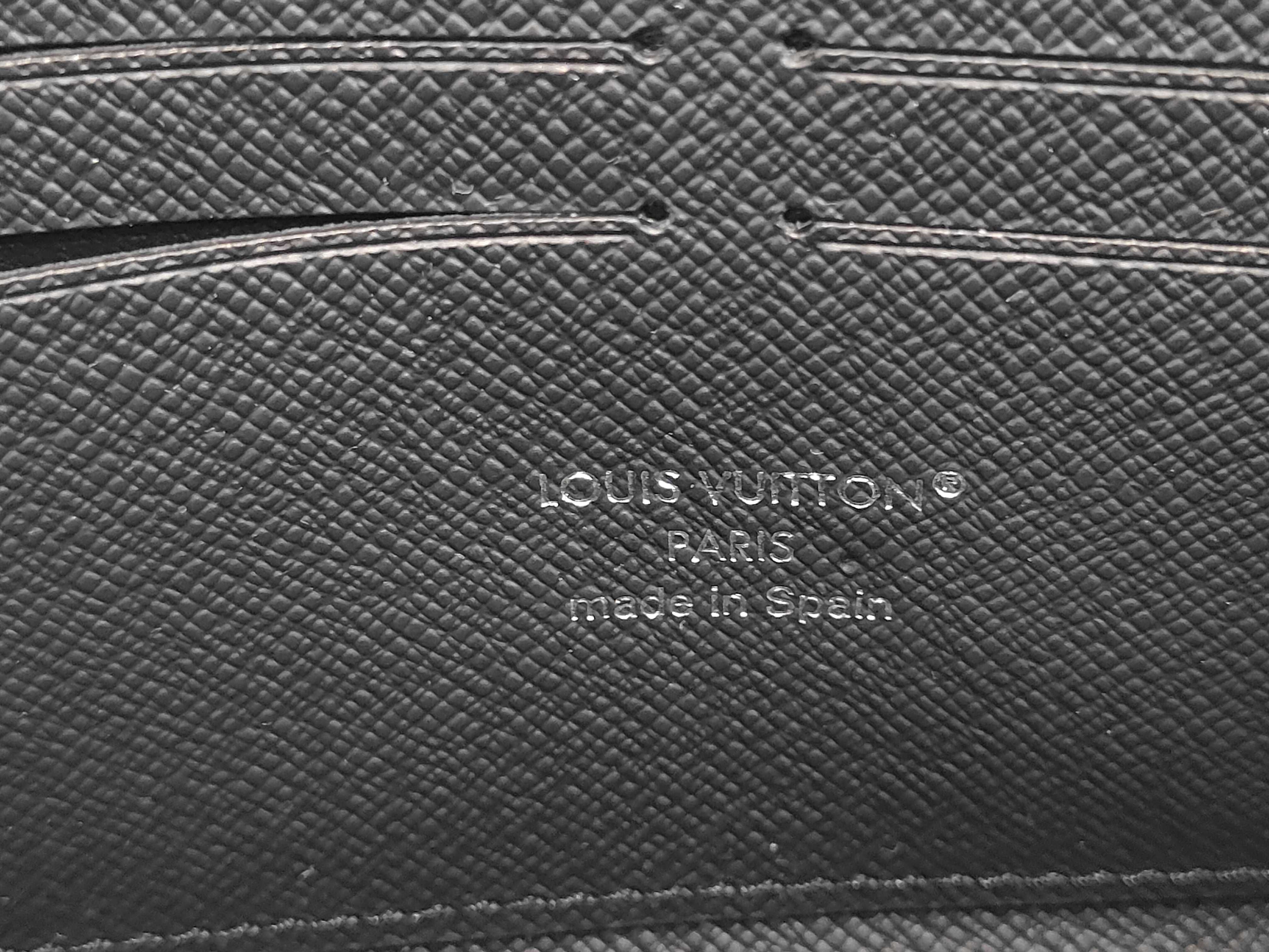 Zippy Wallet Horizontal N00056 Damier Graphite Wallet — view 4
