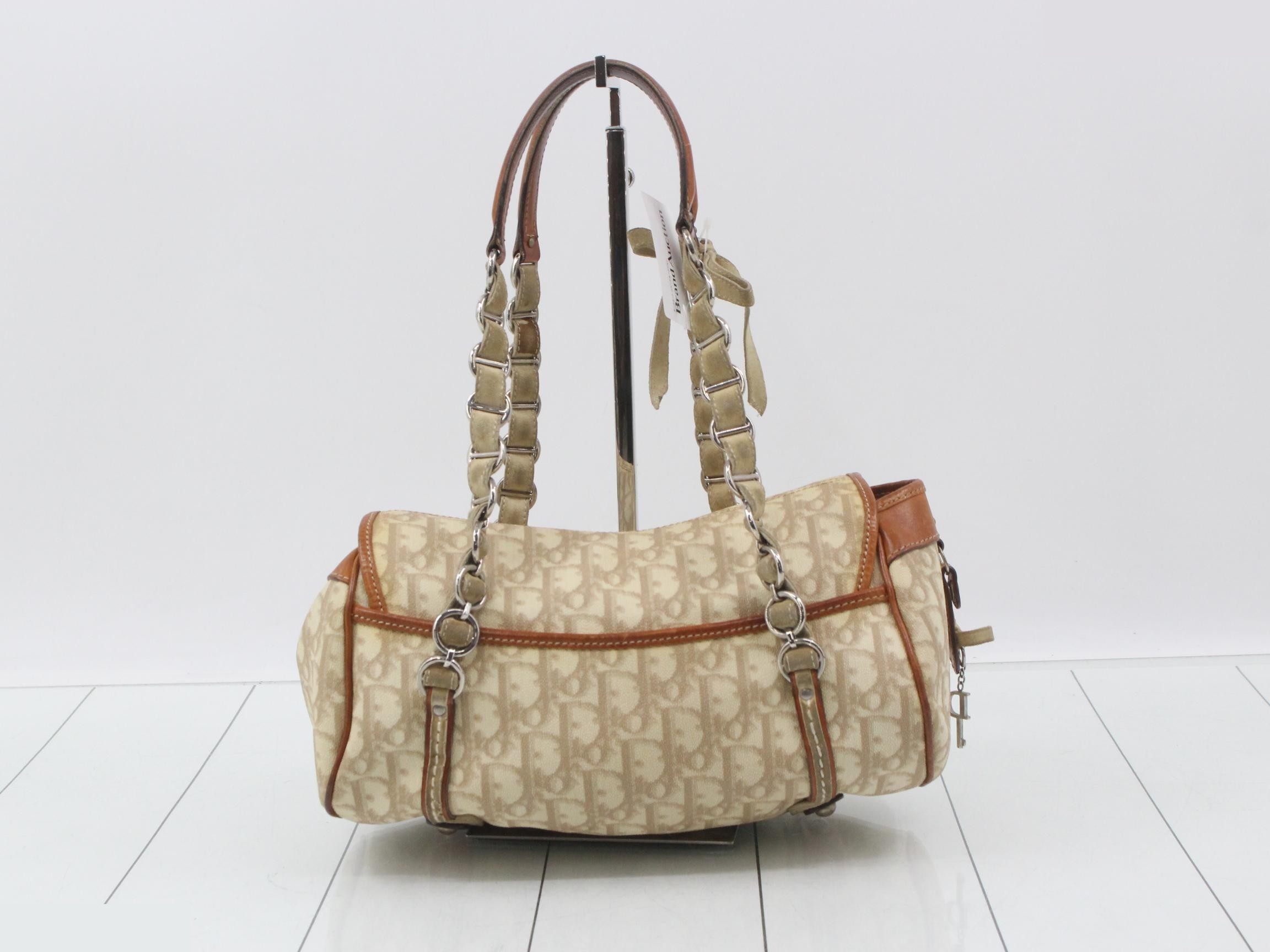 Trotter (bag) - Shoulder bag, Romantic Heart design, Beige — view 2