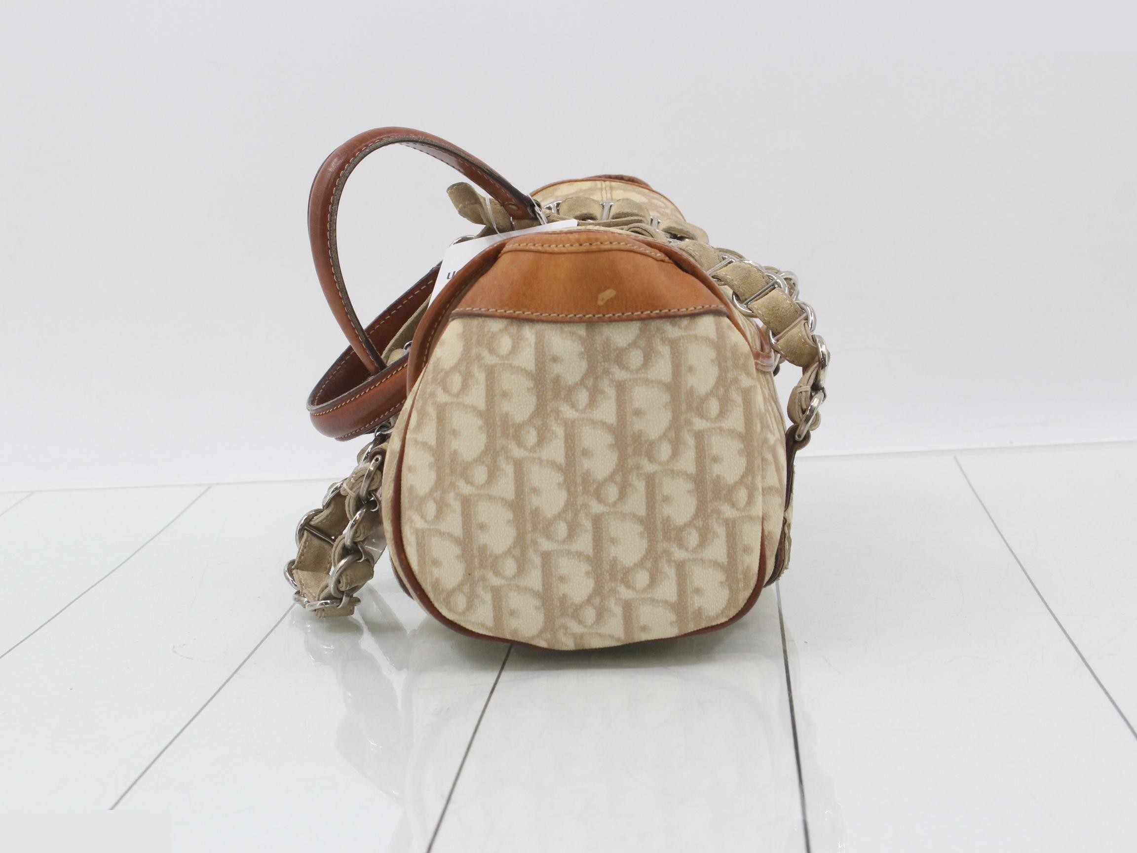 Trotter (bag) - Shoulder bag, Romantic Heart design, Beige — view 3