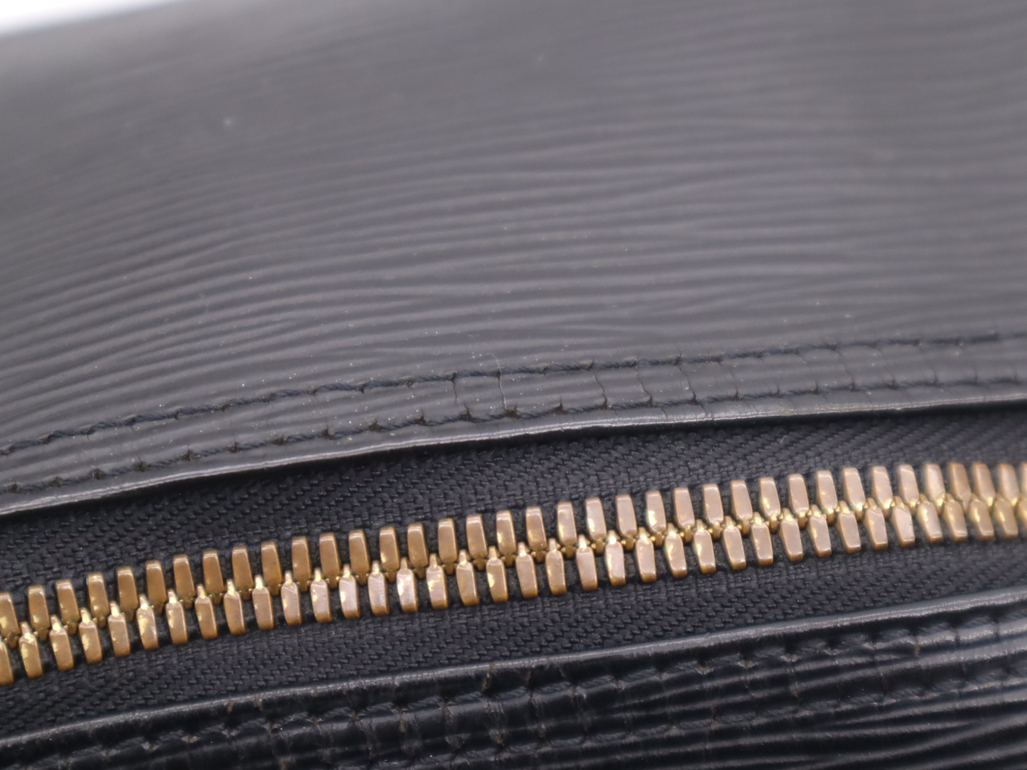 M42962 Epi Keepall 50 Noir Boston Bag — view 11