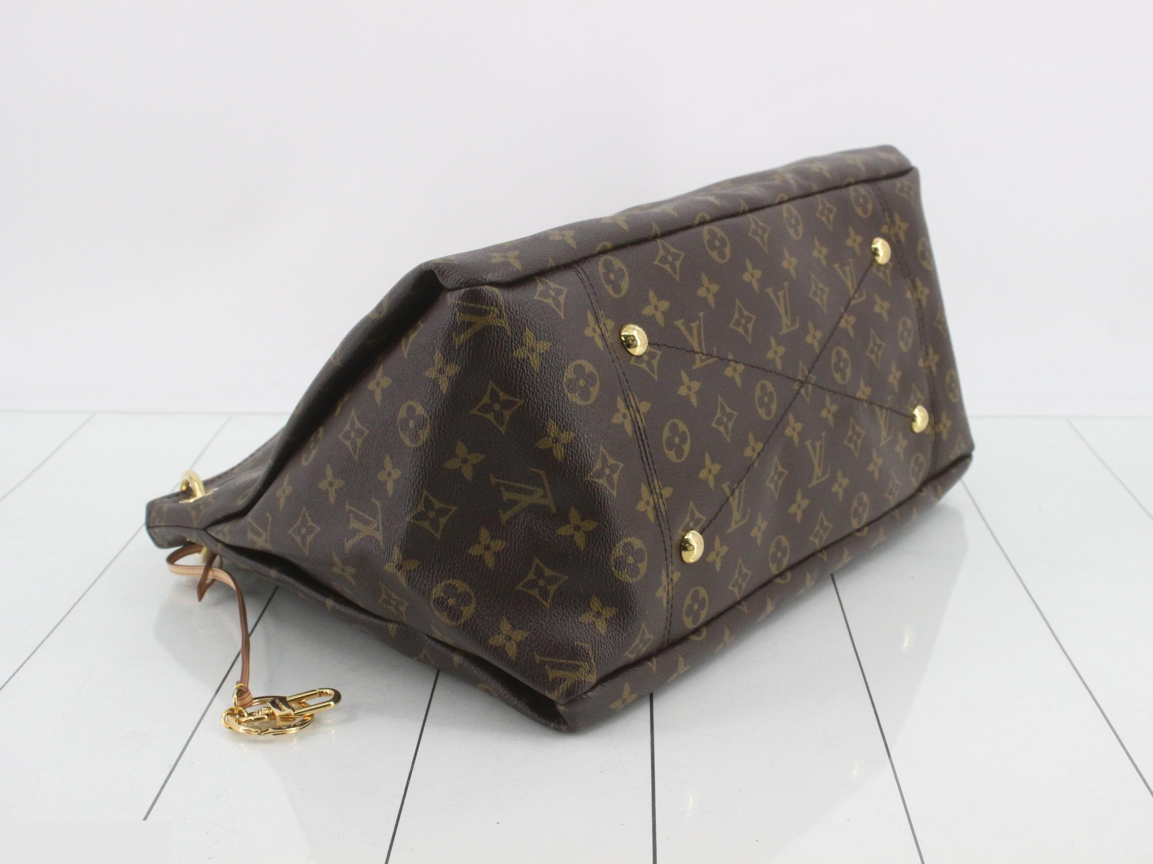 Monogram Artsy MM Shoulder Bag — view 5