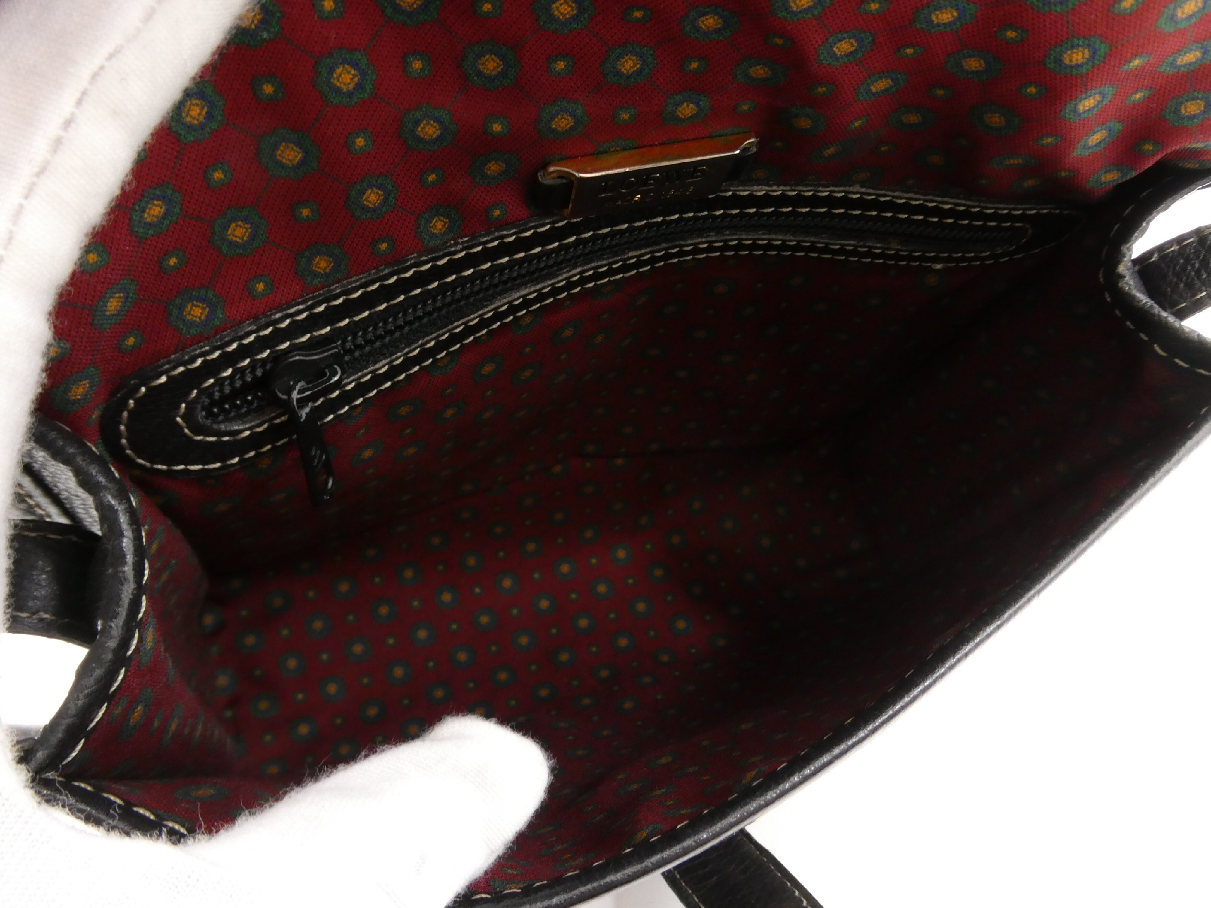 Anagram Leather Shoulder Bag — view 7