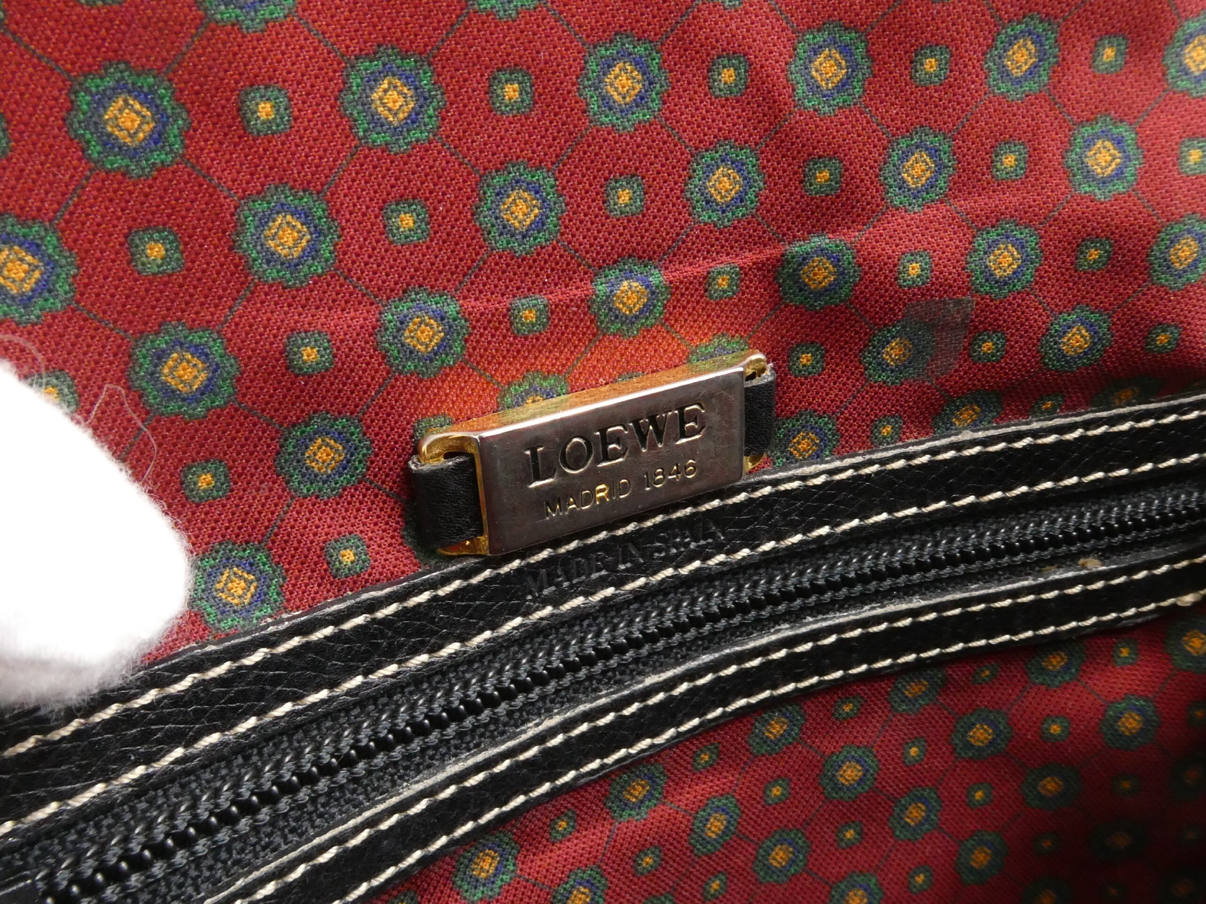 Anagram Leather Shoulder Bag — view 8