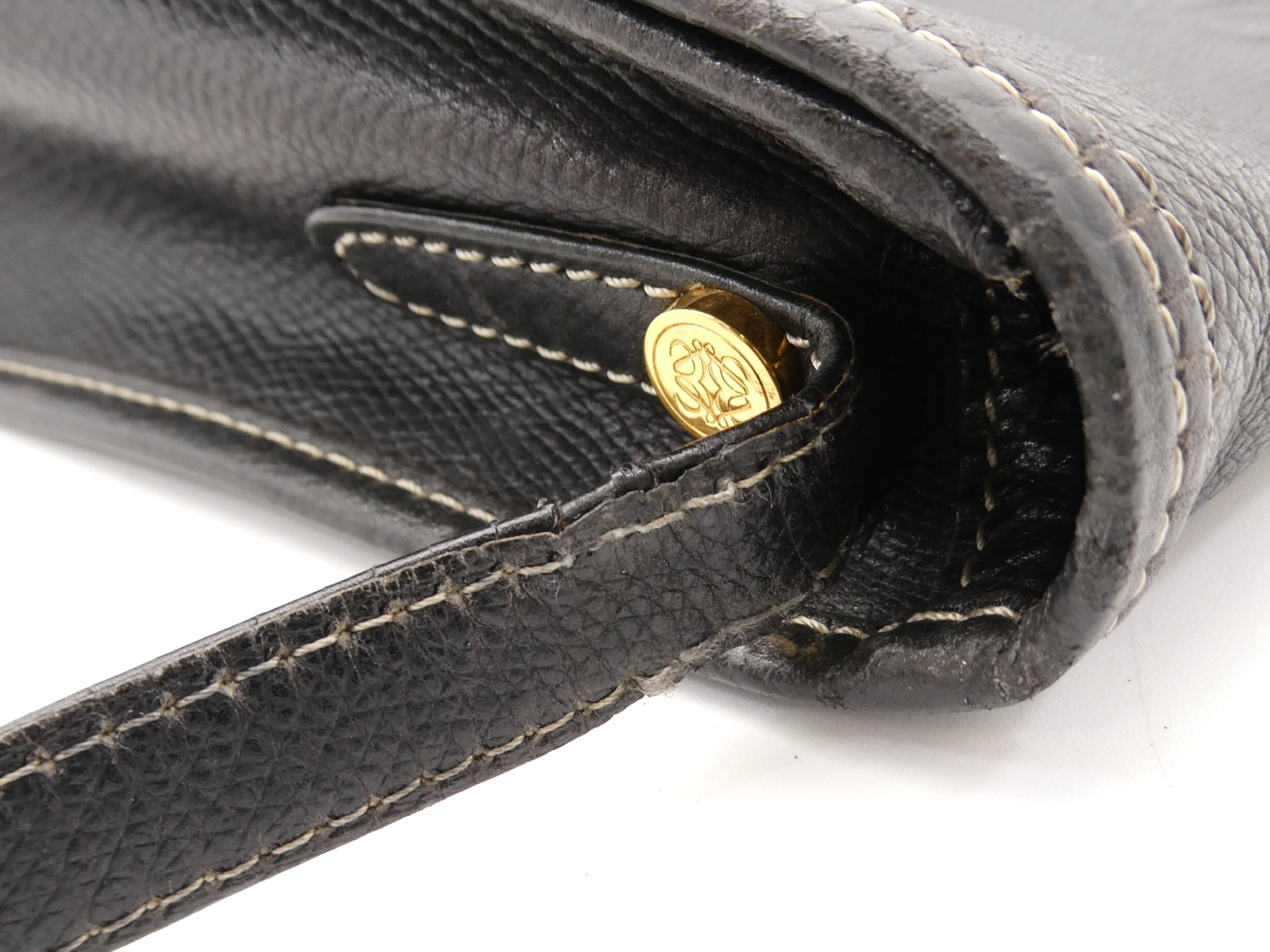 Anagram Leather Shoulder Bag — view 10