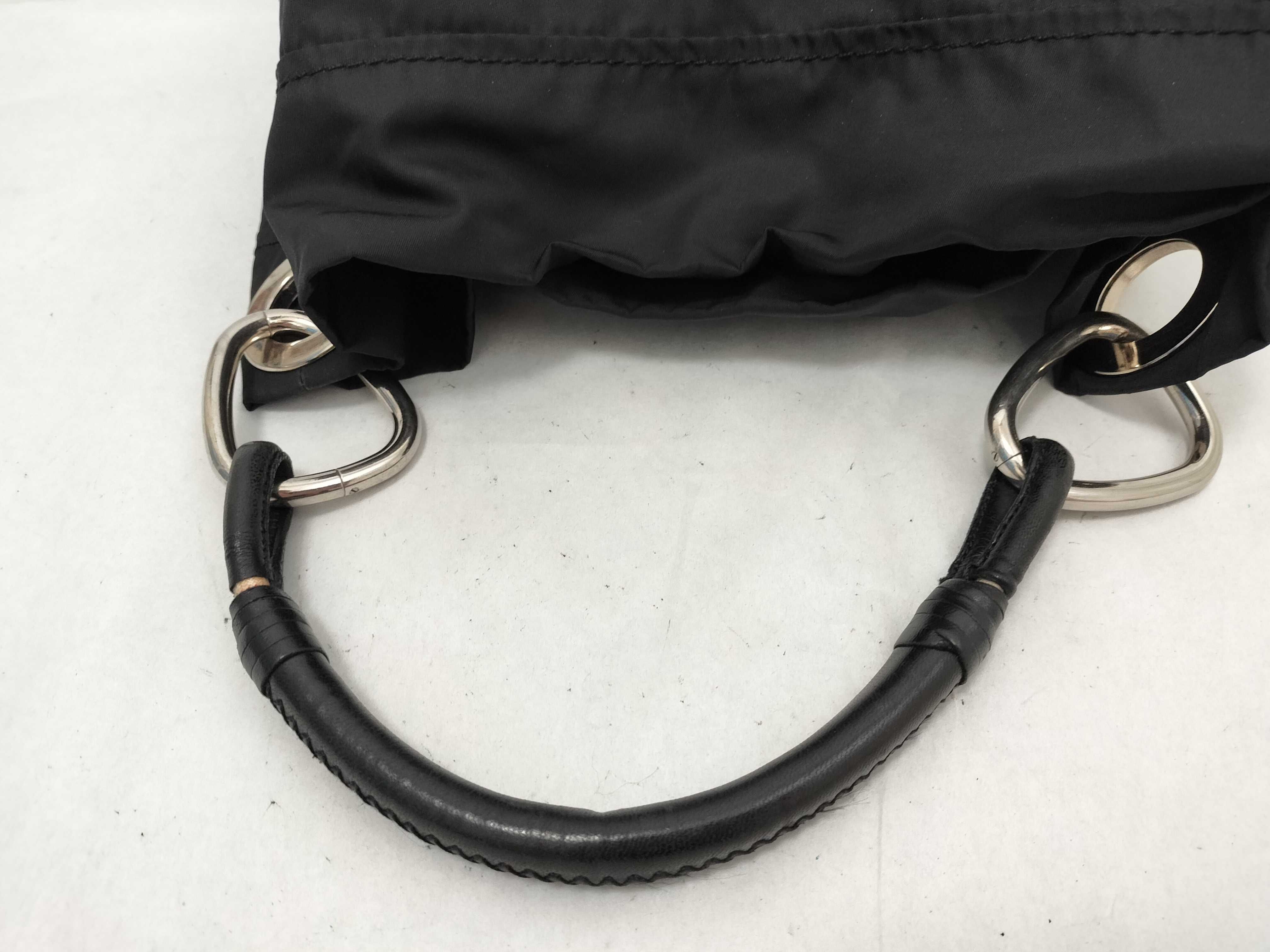 nylon handbag/shoulder bag with triangular logo. — view 3
